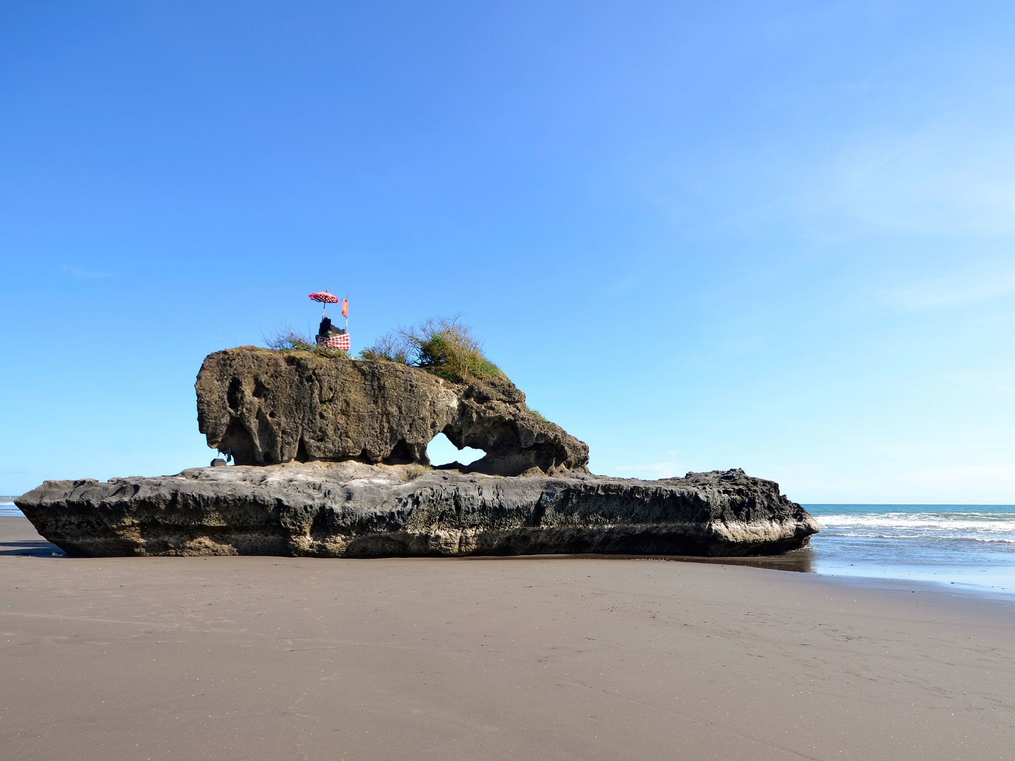 Formazione rocciosa spiaggia Bali, 2048x1536 alta risoluzione, Desktop