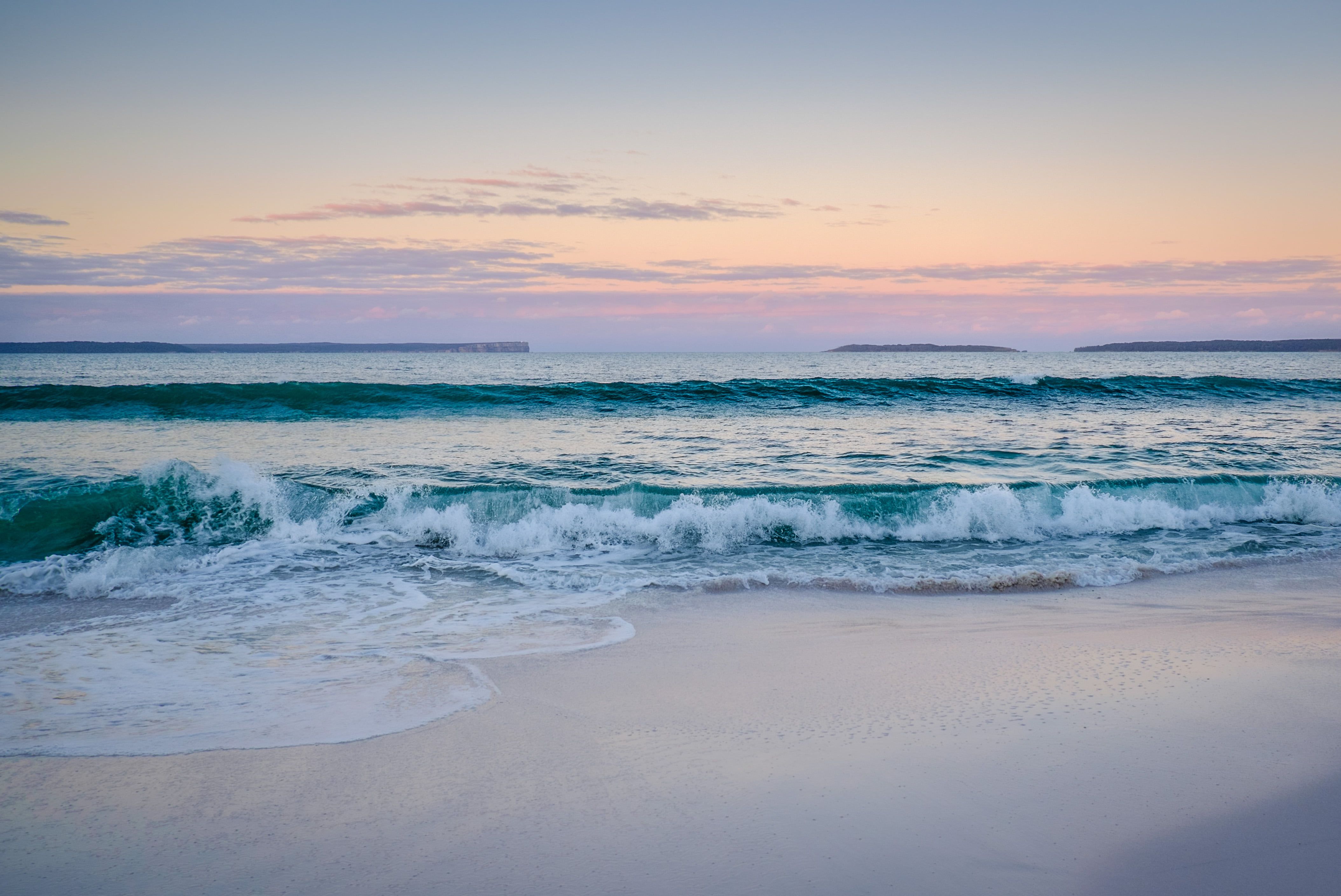 Onde su spiaggia all'alba, 4217x2818 UHD, PC 4K