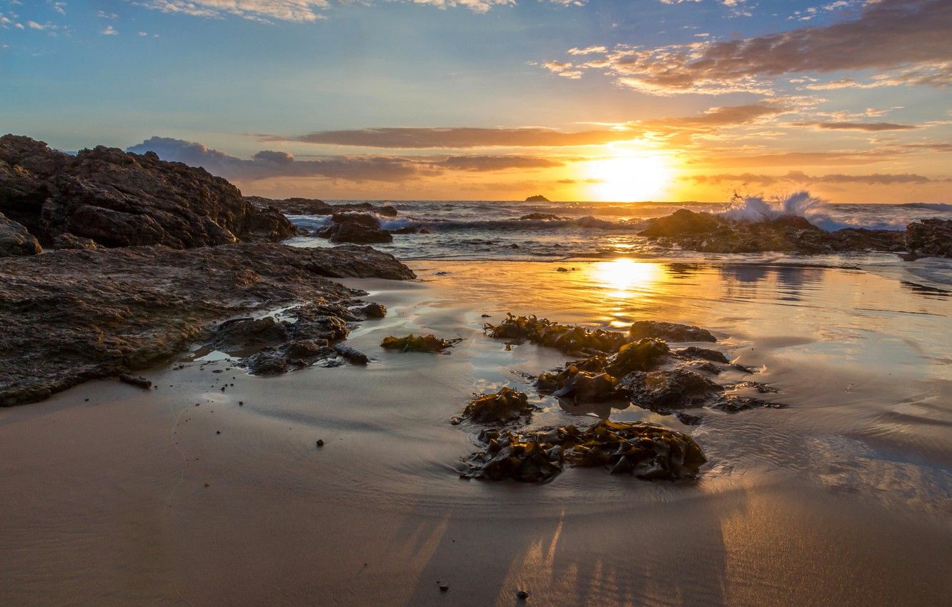 Alba su spiaggia rocciosa, 1332x850 HD, Desktop