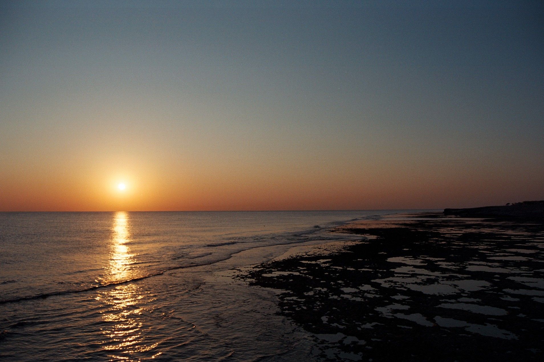Alba sulla spiaggia rocciosa, 1908x1272 HD, PC