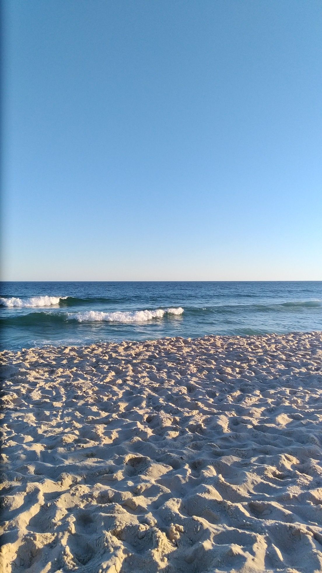 Spiaggia mattutina con onde, 3840x2560 4K Ultra HD, Monitor 4K