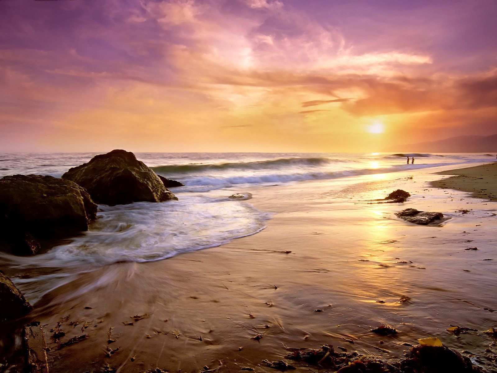 Alba sulla spiaggia con rocce, 1600x1200 900p, Desktop