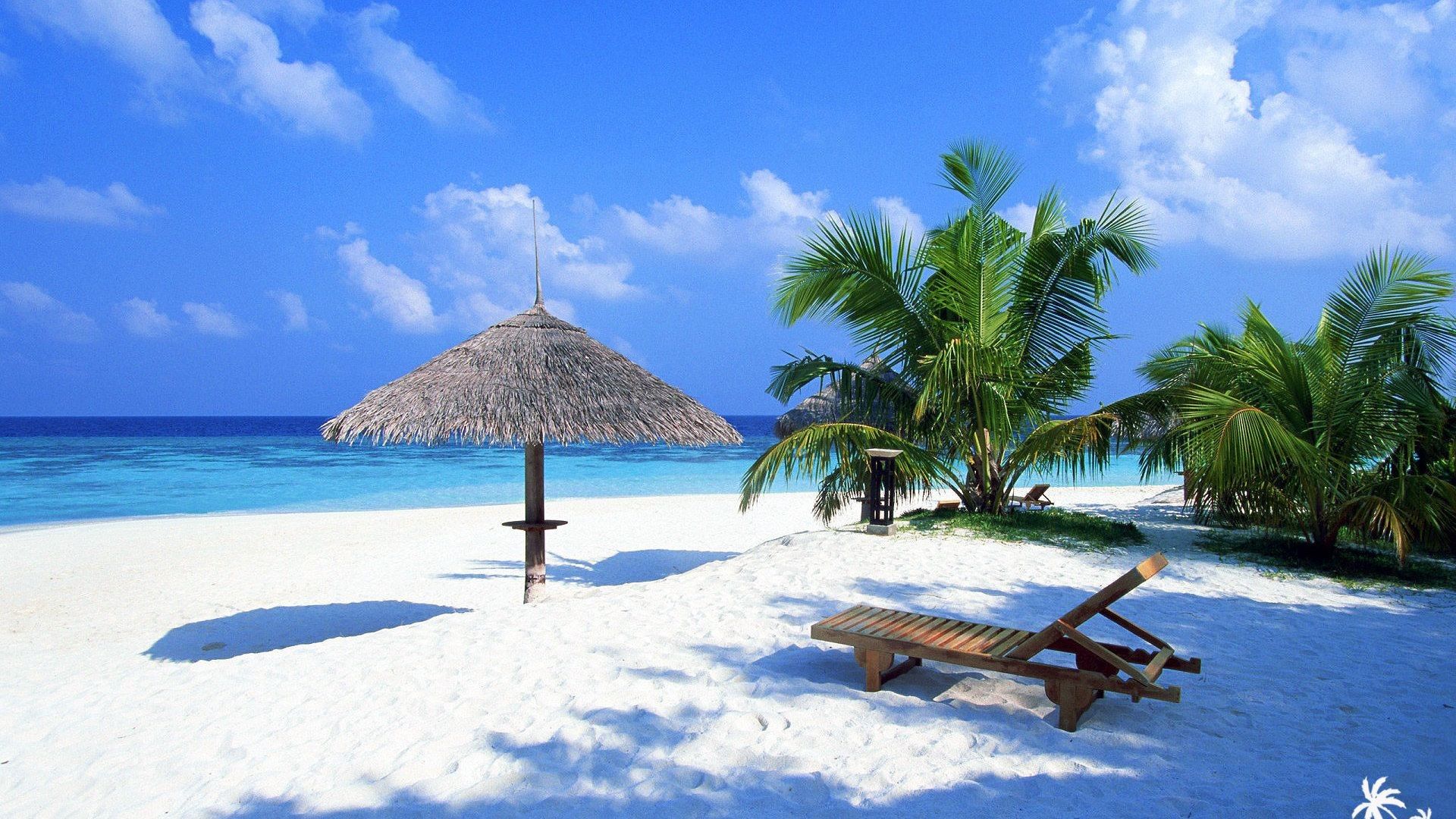 Spiaggia tropicale con ombrellone, 1920x1080 1080p, Desktop