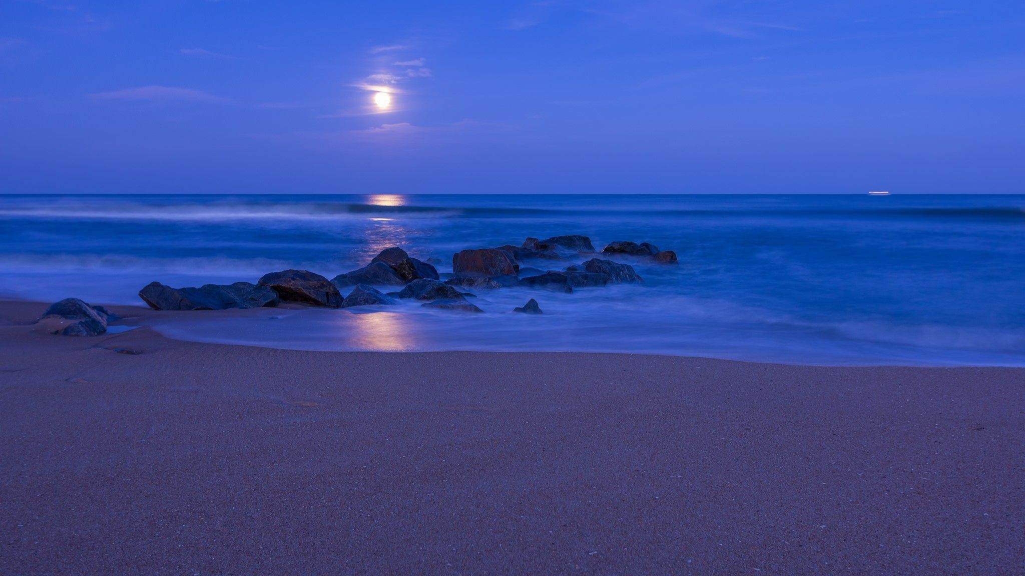 Oceano Azzurro Chiaro, 2048x1152 alta risoluzione, Desktop