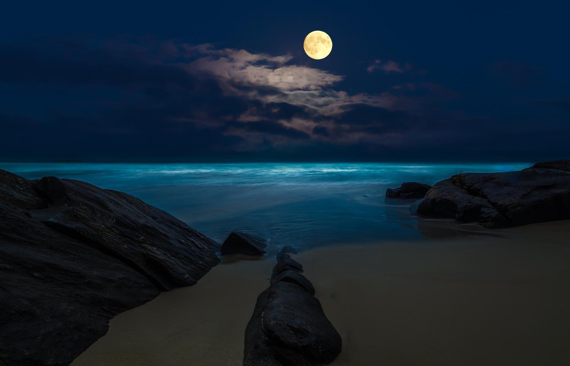 Spiaggia notturna con luna piena, 1920x1232 Full HD+, Desktop