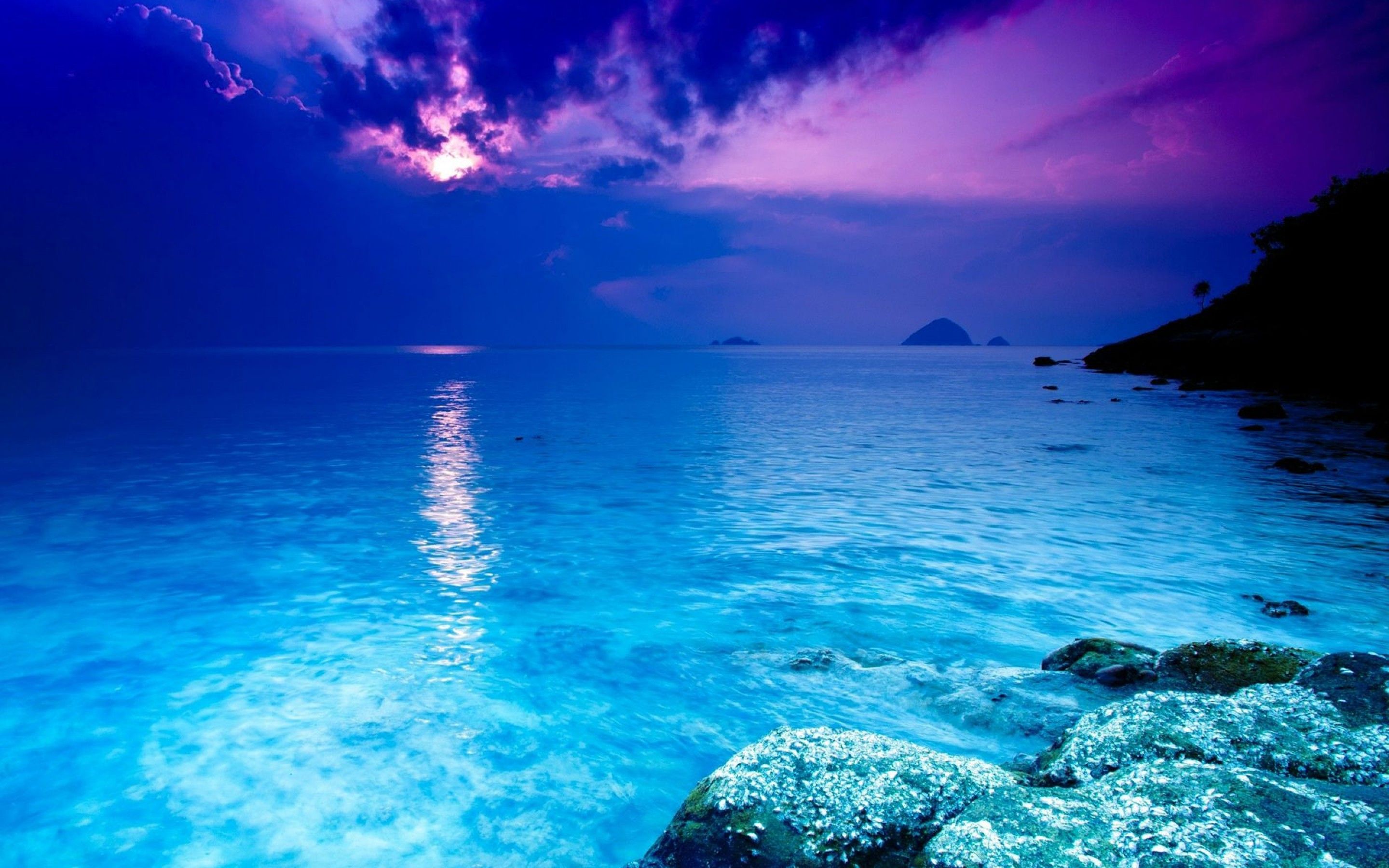 Spiaggia notturna con luna, 2880x1800 2K, PC