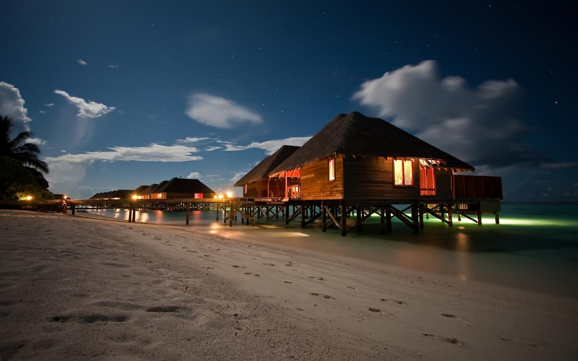 Bungalow sulla spiaggia notte, 1920x1200 Full HD+, Desktop