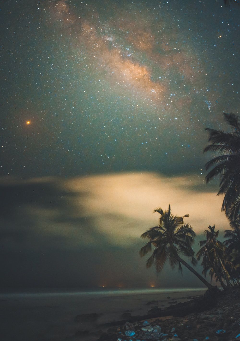 Spiaggia notturna con via lattea, 1000x1422 Full HD Verticale, Smartphone