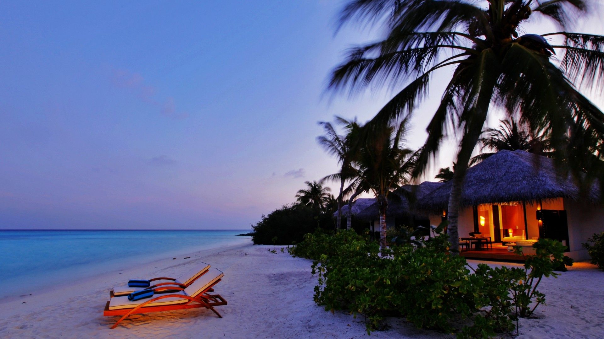 Spiaggia notturna resort tropicale, 1920x1080 Full HD, Desktop