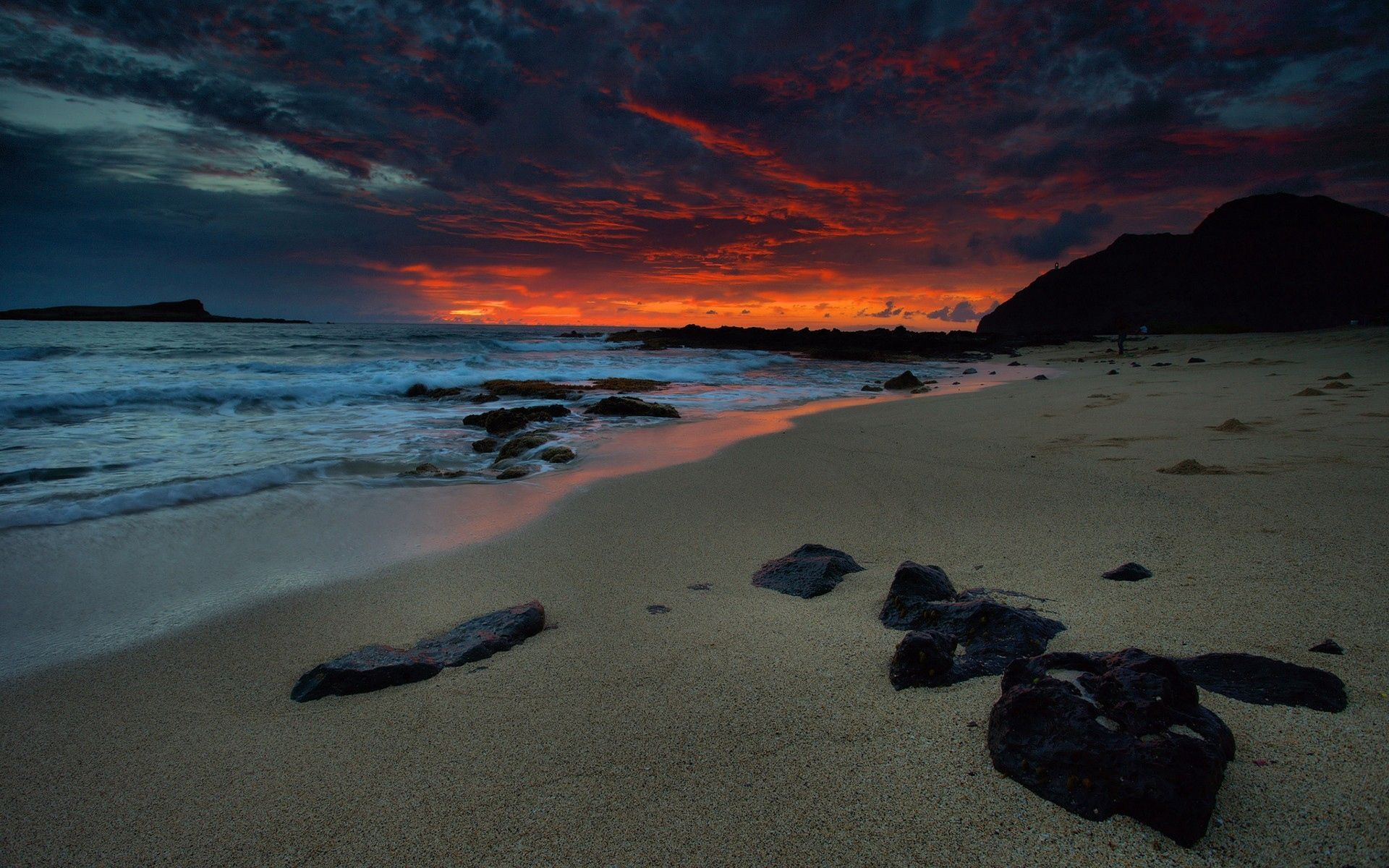 Spiaggia notturna con rocce, 1920x1200 WUXGA, Desktop