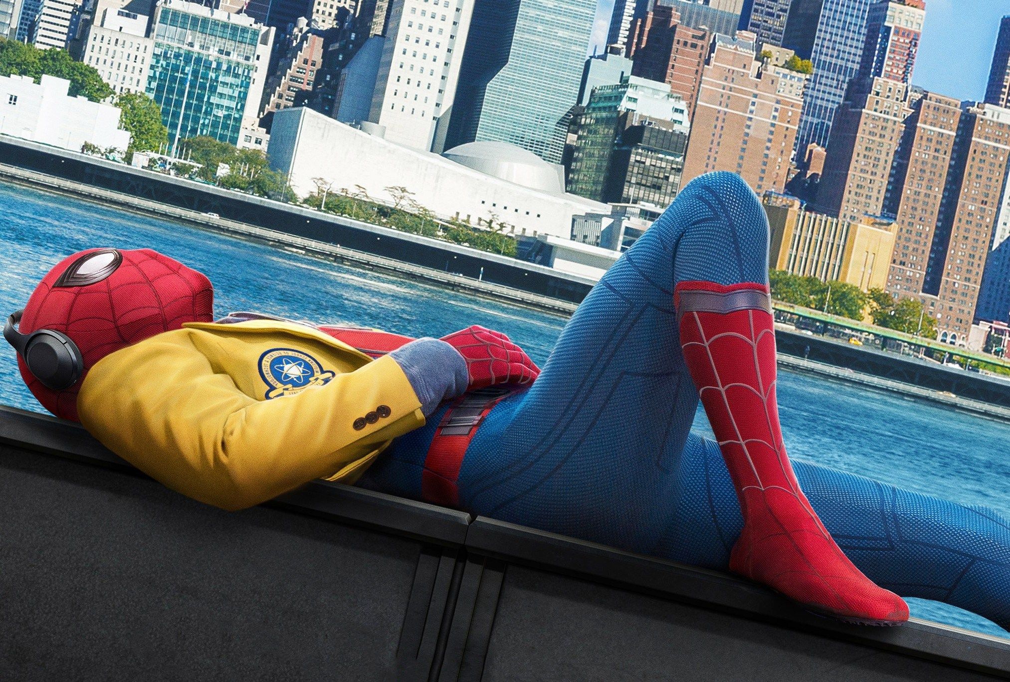 Spider-Man Homecoming sdraiato edificio, 2025x1367 2K, Desktop