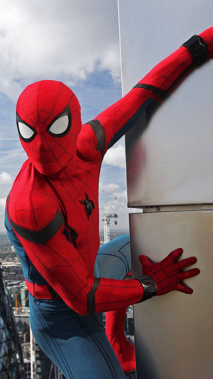 Spider-Man arrampicato su edificio, 720x1280 Verticale, Xiaomi