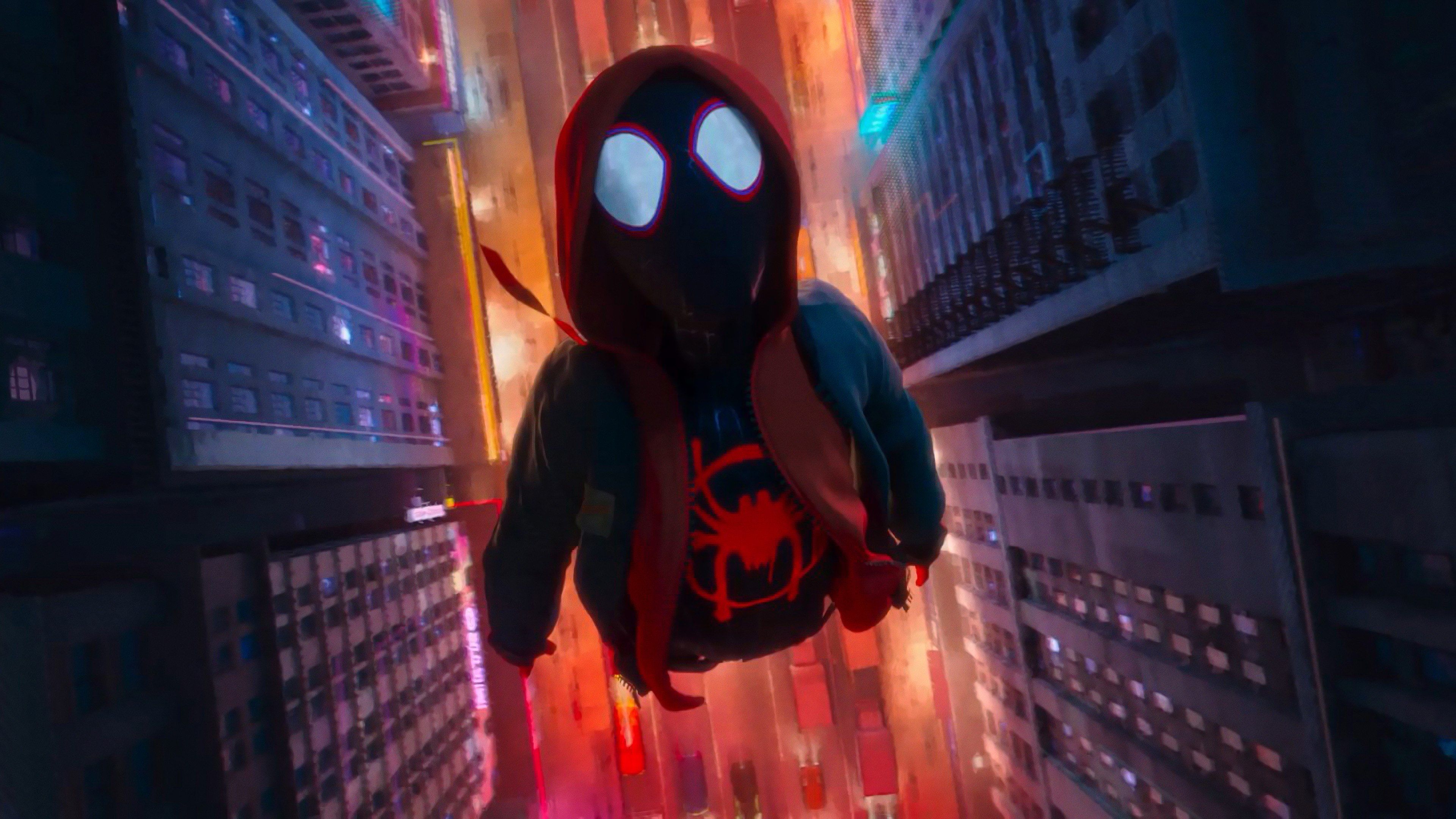 Spider-Man tra grattacieli notturni, 3840x2160 Ultra HD, PC
