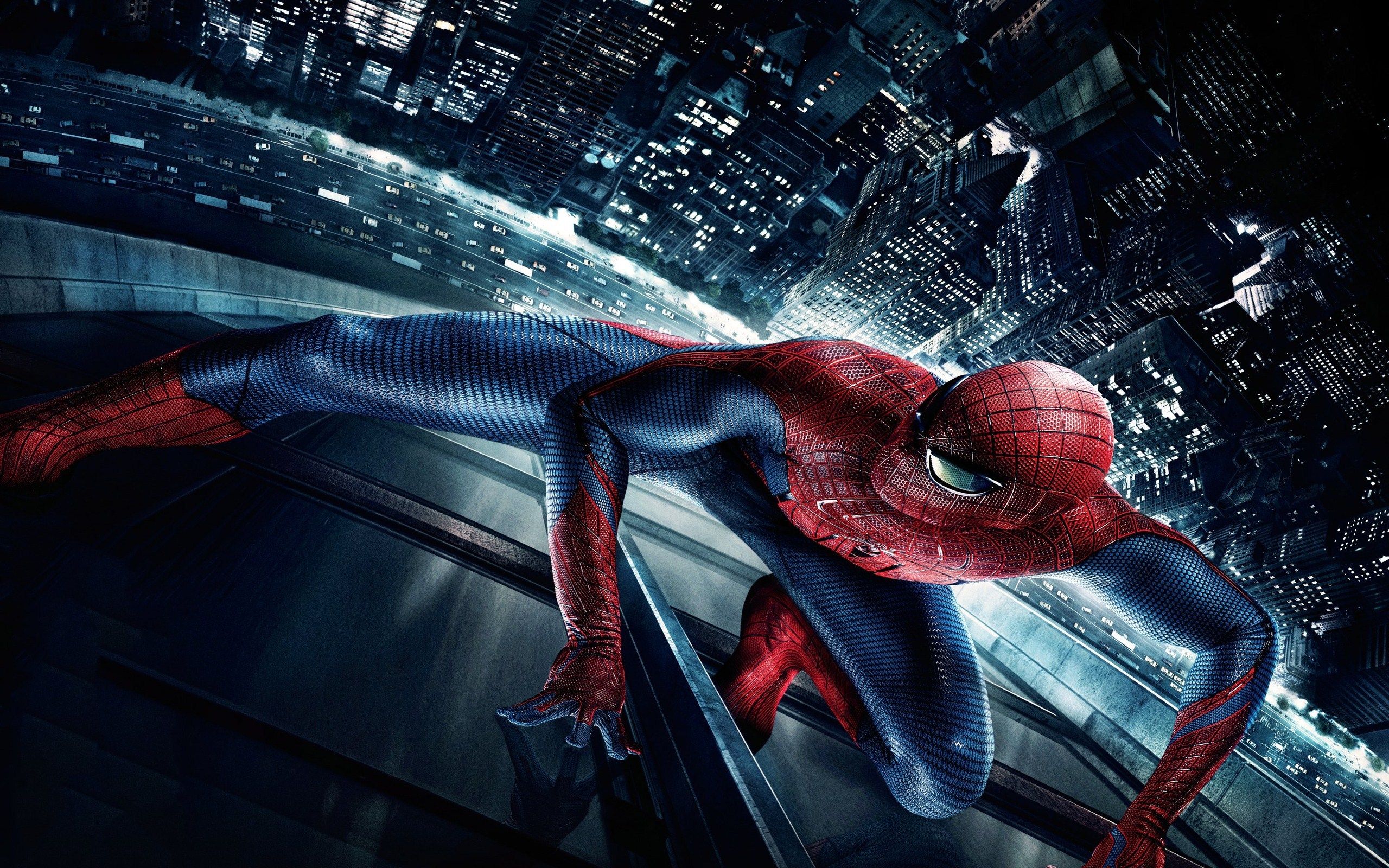 Spider-Man su edificio città, 2560x1600 2K, Desktop