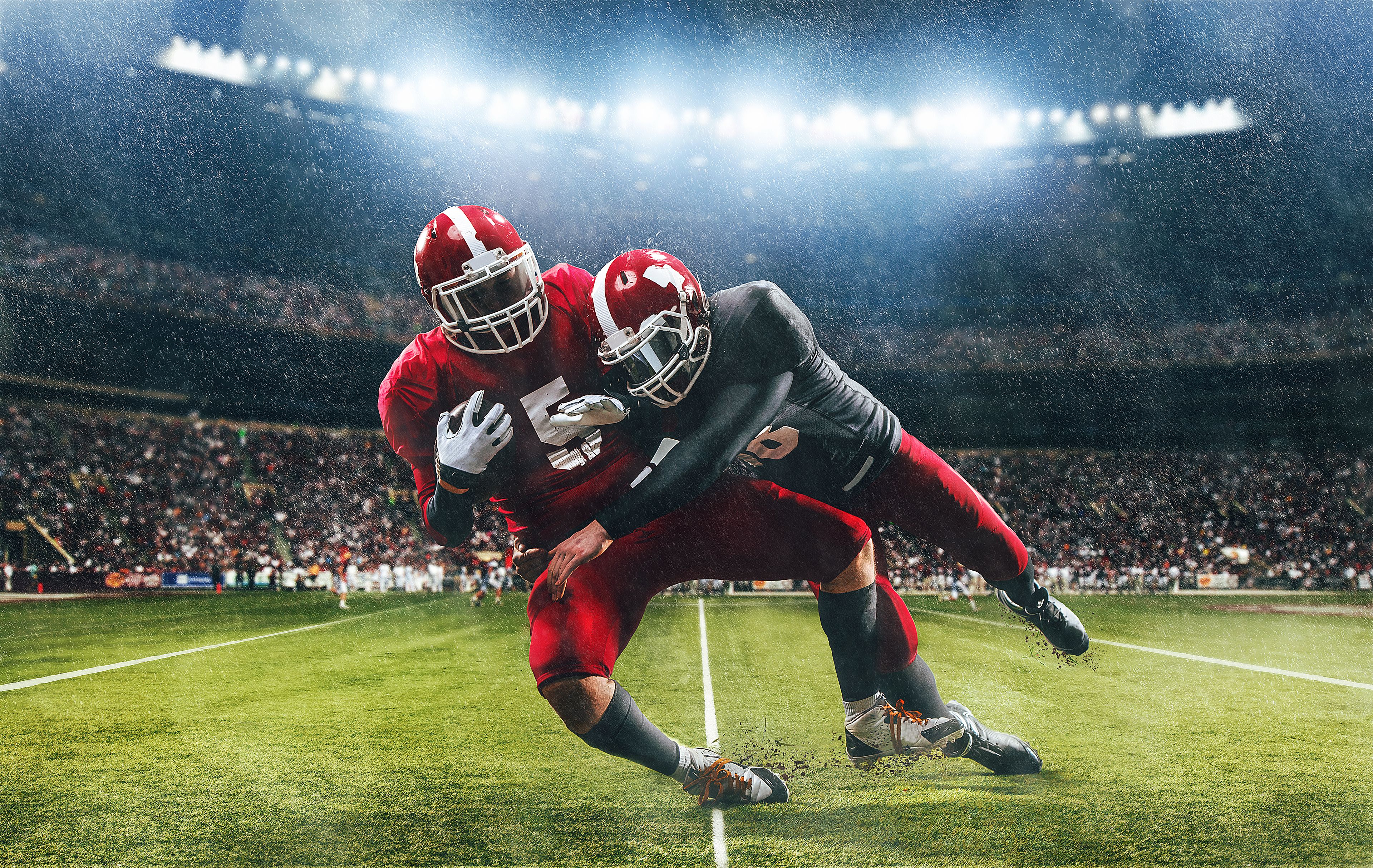 Football americano, contrasto sotto pioggia, 3840x2428 Ultra HD, 4K TV