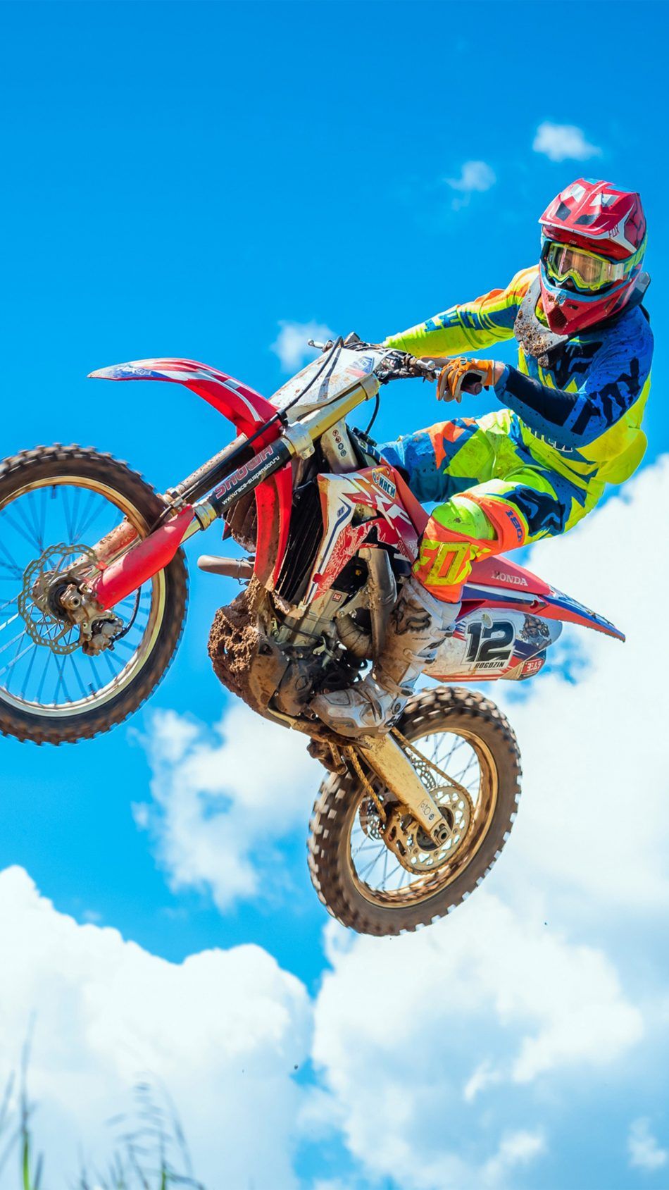 Motociclista motocross salto cielo, 950x1689 Verticale, Telefono