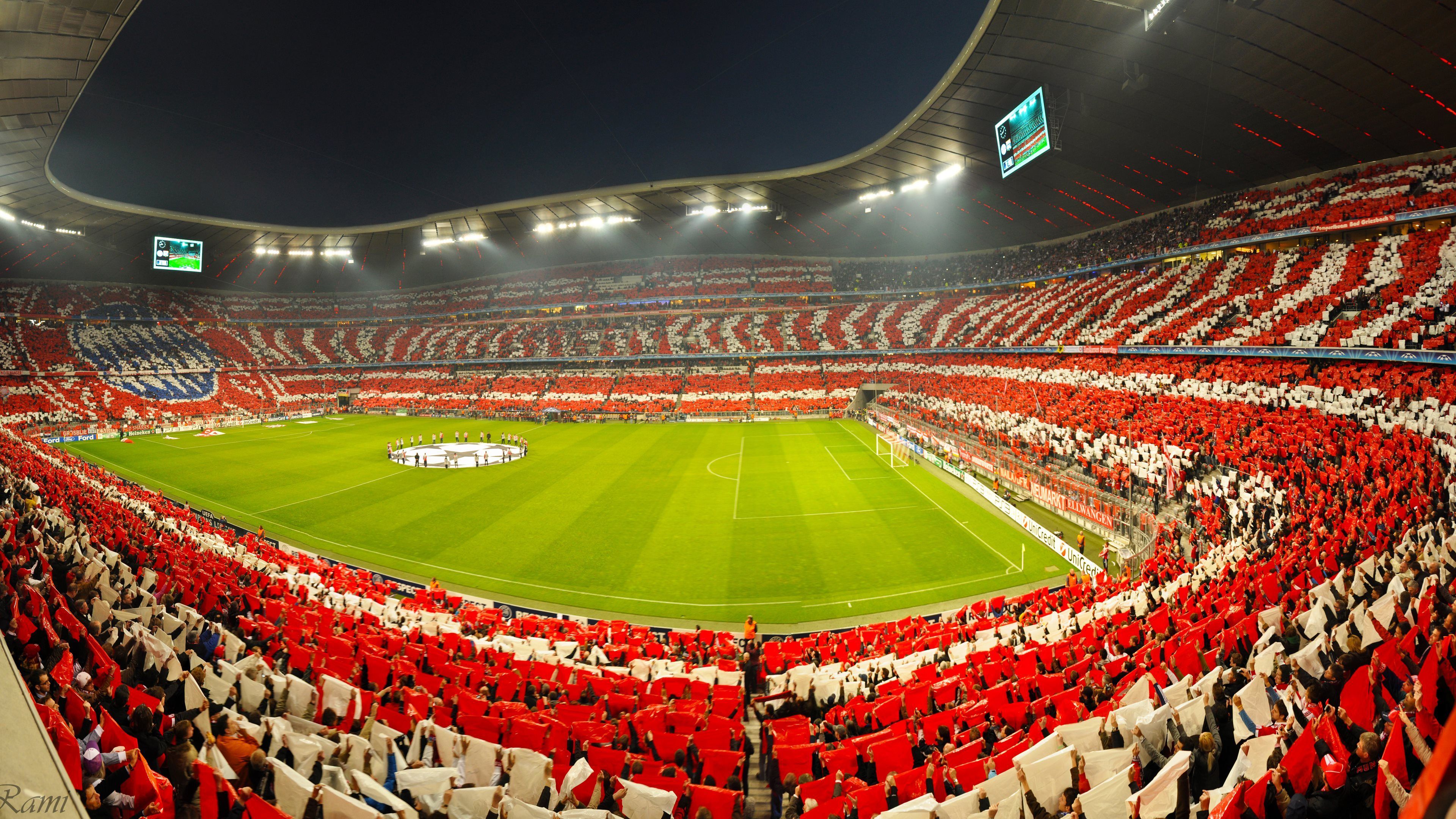 Stadio calcio gremito rosso, 3840x2160 4K Ultra HD, Monitor 4K