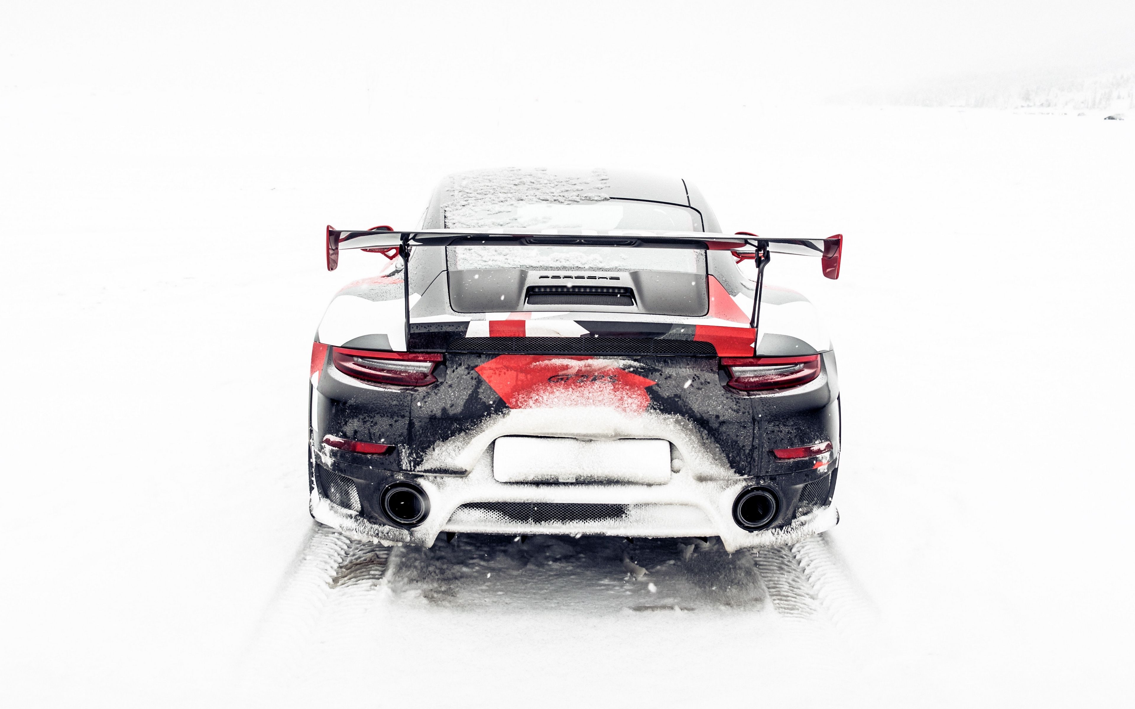 Porsche vista posteriore neve, sportiva tedesca, 3840x2400 Ultra HD, 4K TV