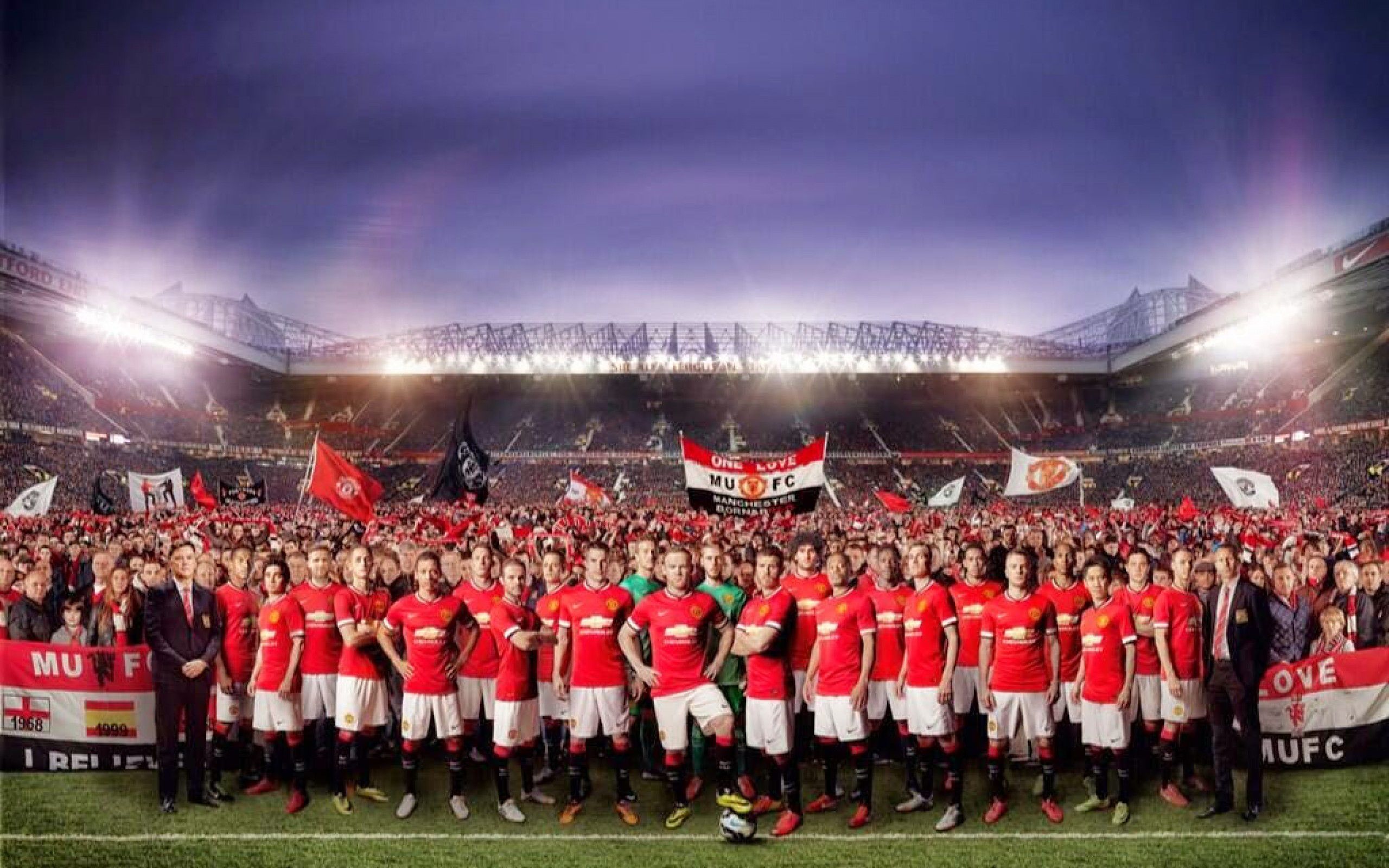 Squadra Manchester United nello stadio, 2560x1600 2K+, Desktop