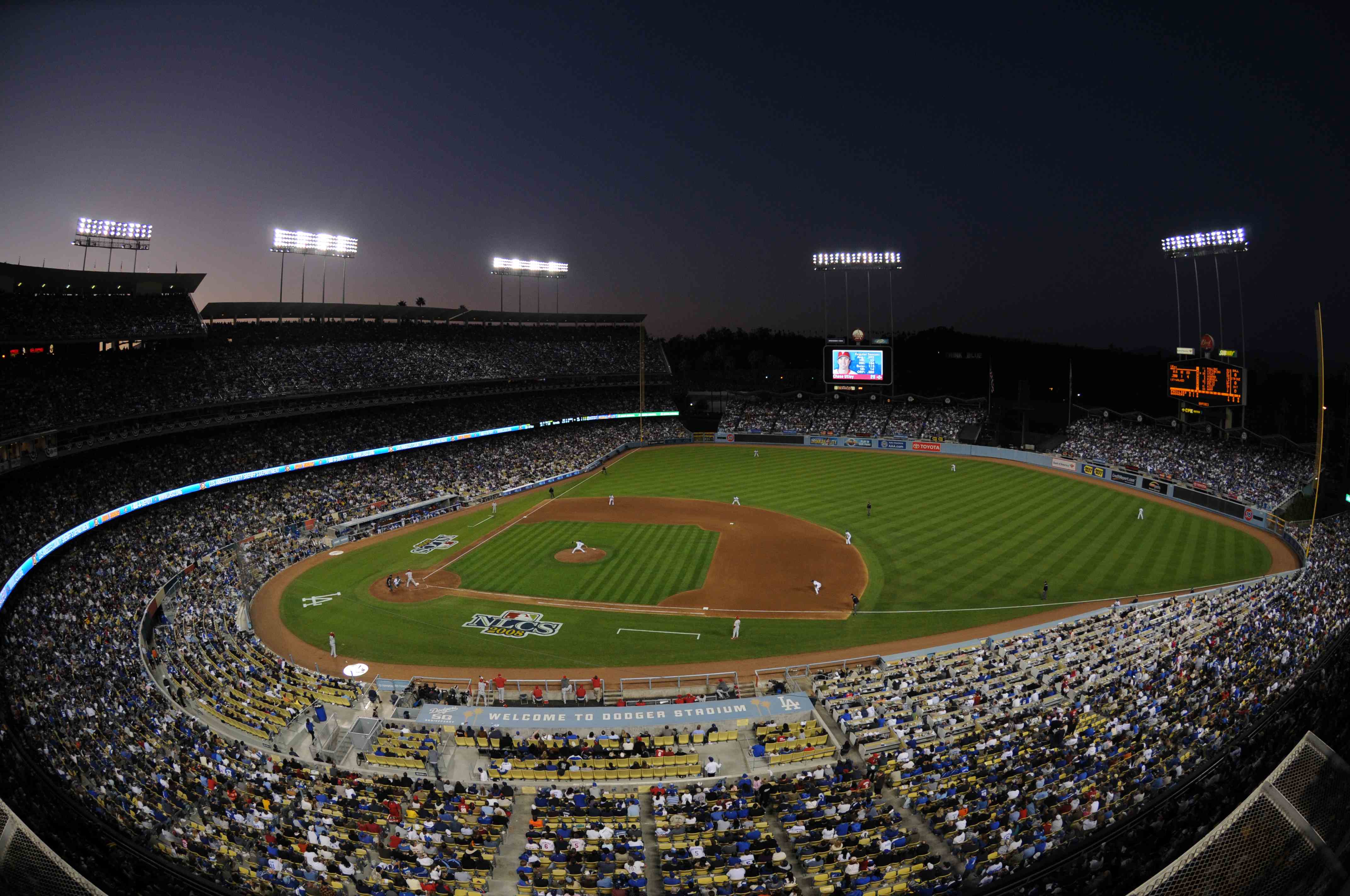 Stadio baseball notturno illuminato, 4288x2848 4K Ultra HD, Monitor 4K