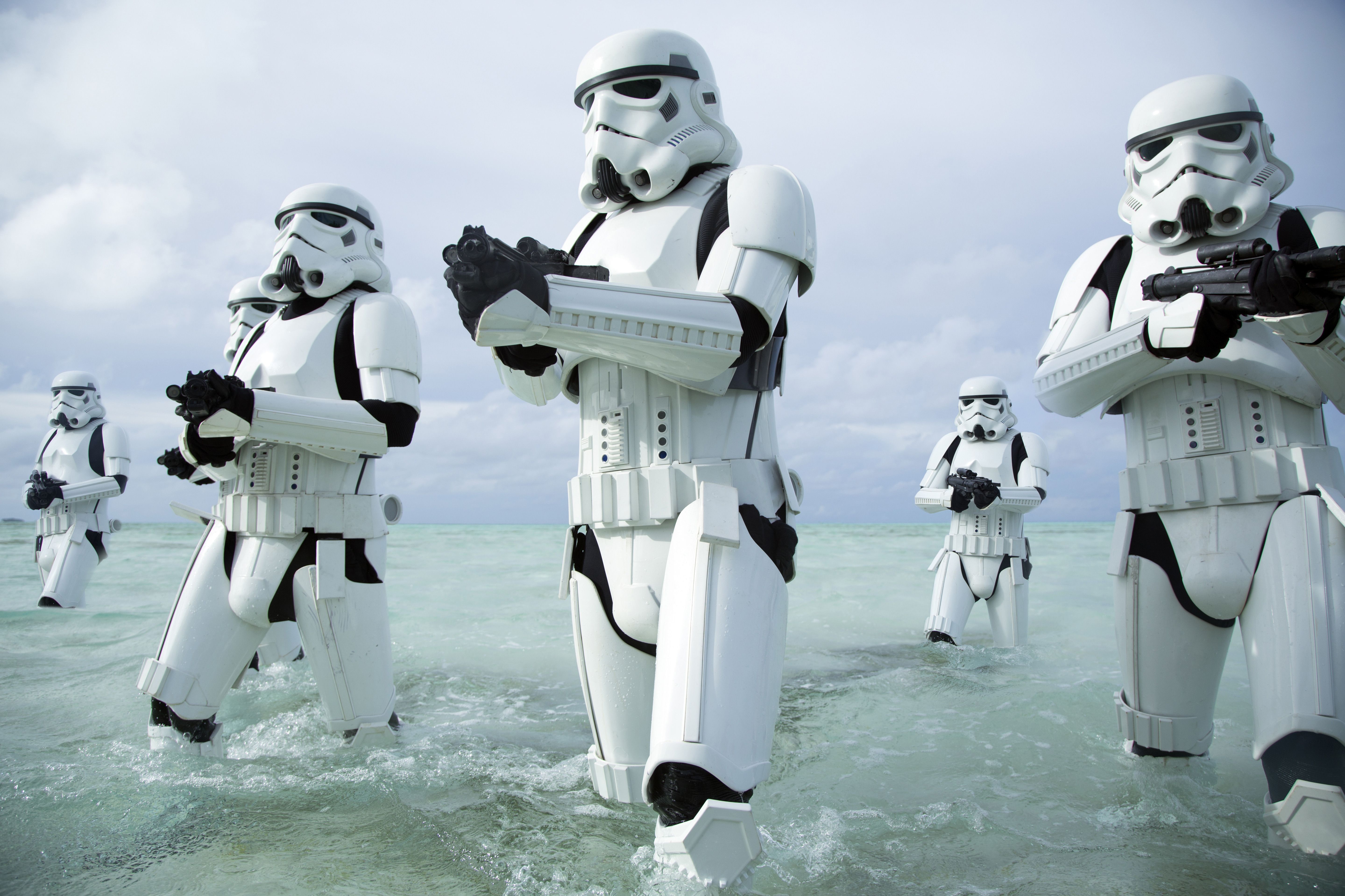 Stormtrooper Star Wars in acqua, 5760x3840 4K Ultra HD, Monitor 4K