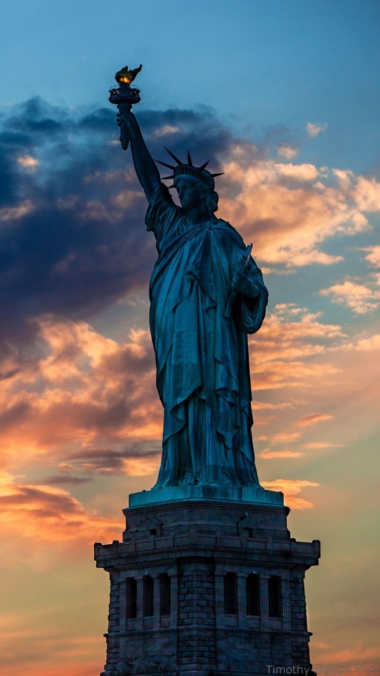 Statua della Libertà al tramonto, 750x1334 Verticale, Telefono