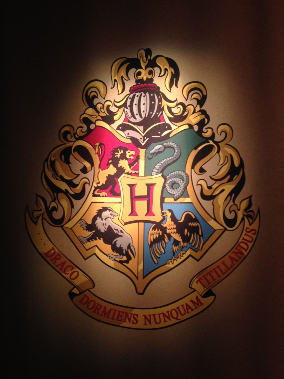 Stemma Hogwarts Harry Potter, 960x1280 Verticale, Mobile