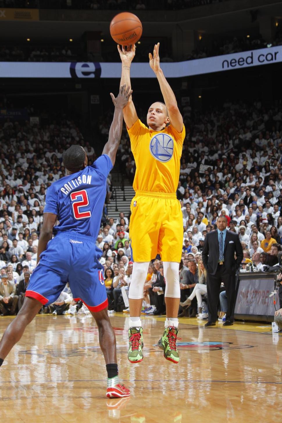 Steph Curry tiro da tre, 970x1455 Full HD Verticale, iPhone
