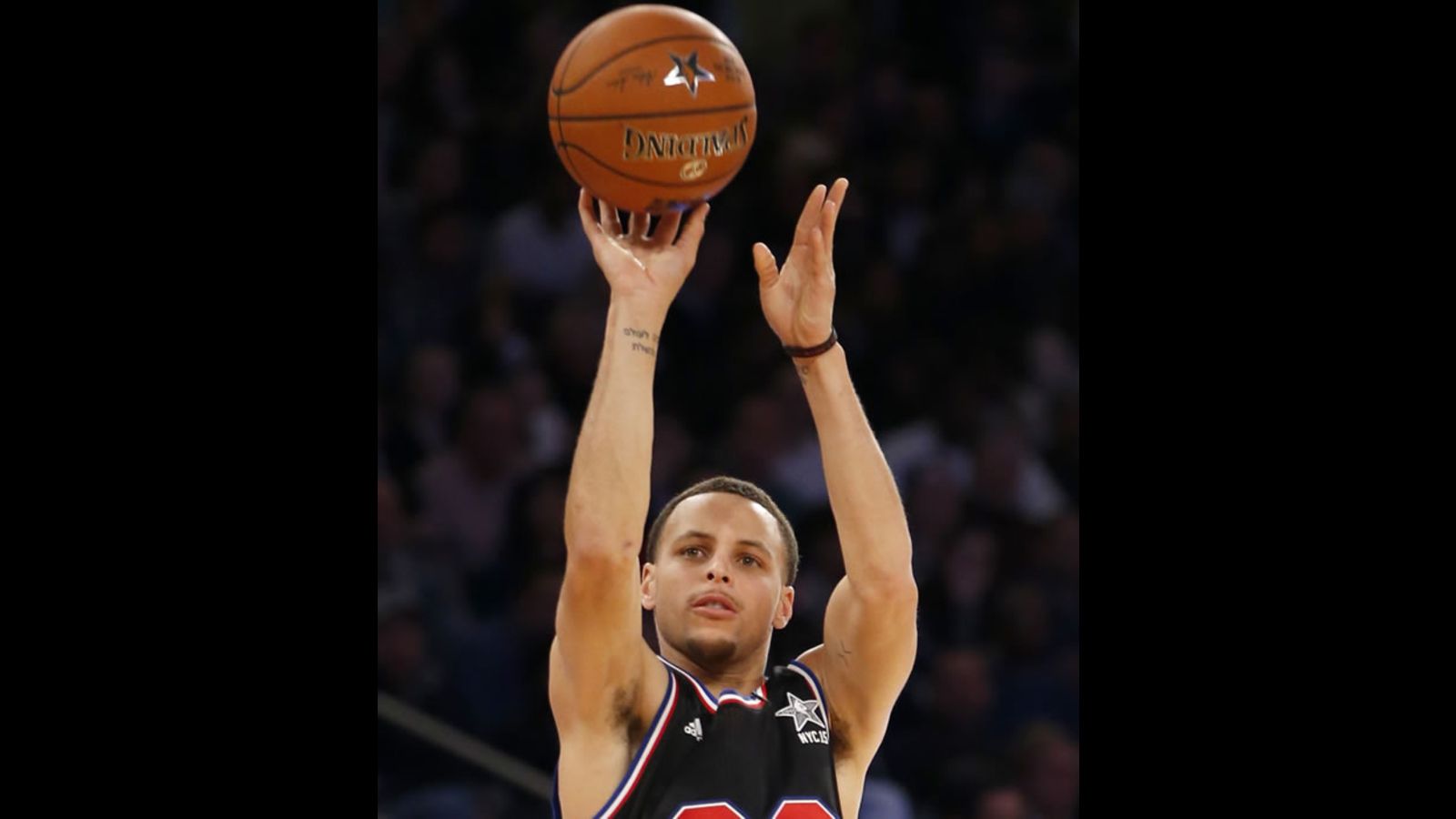 Steph Curry tiro basket, 1600x900 HD Ready, Desktop