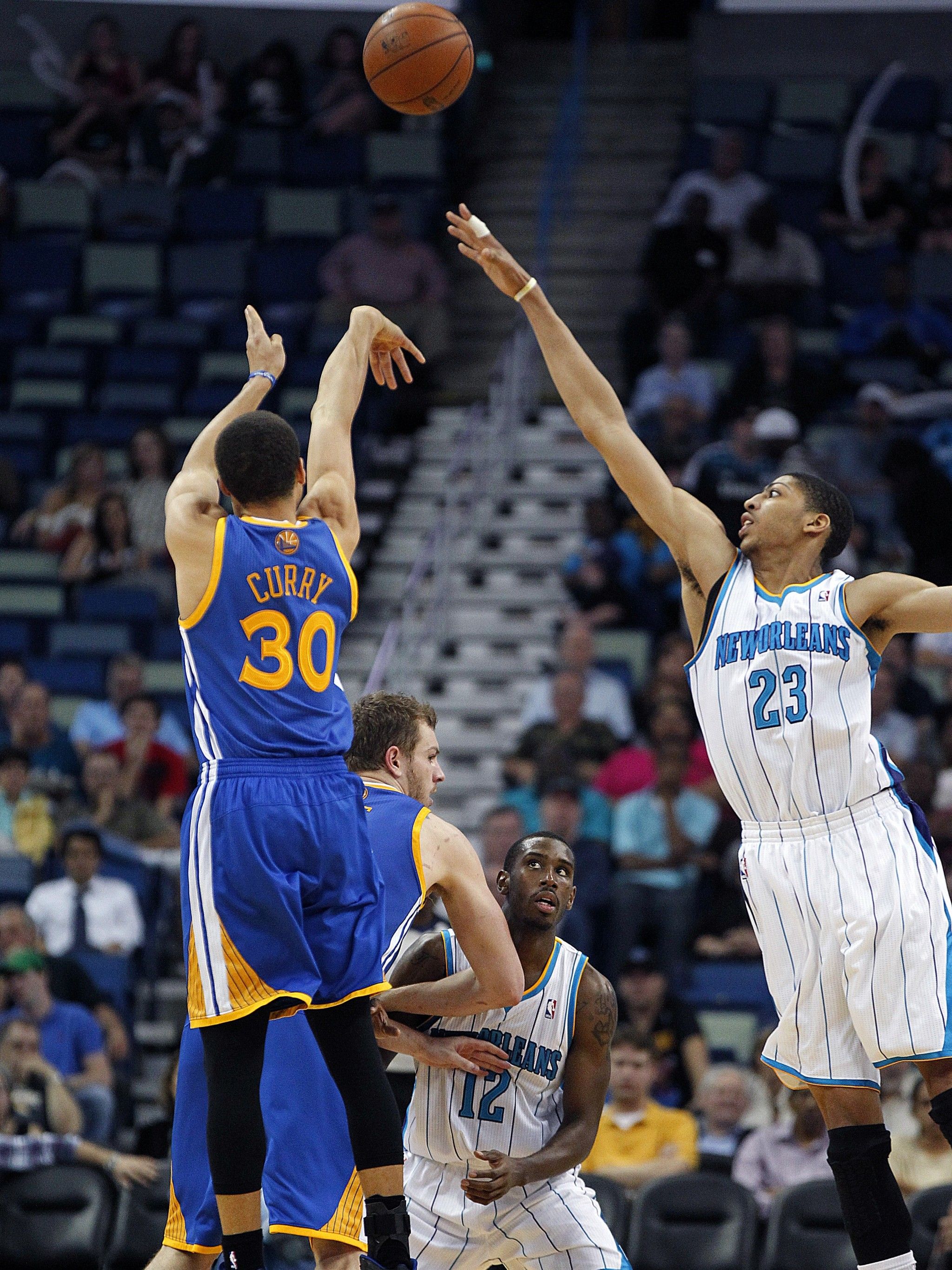 Stephen Curry tiro basket, 2048x2732 Verticale, Telefono
