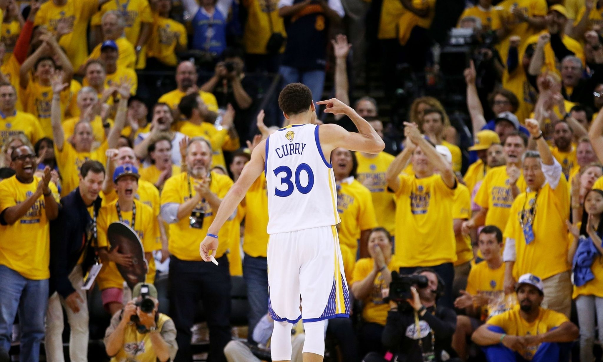 Stephen Curry Golden State Warriors, San Francisco, 2048x1228 alta risoluzione, Desktop