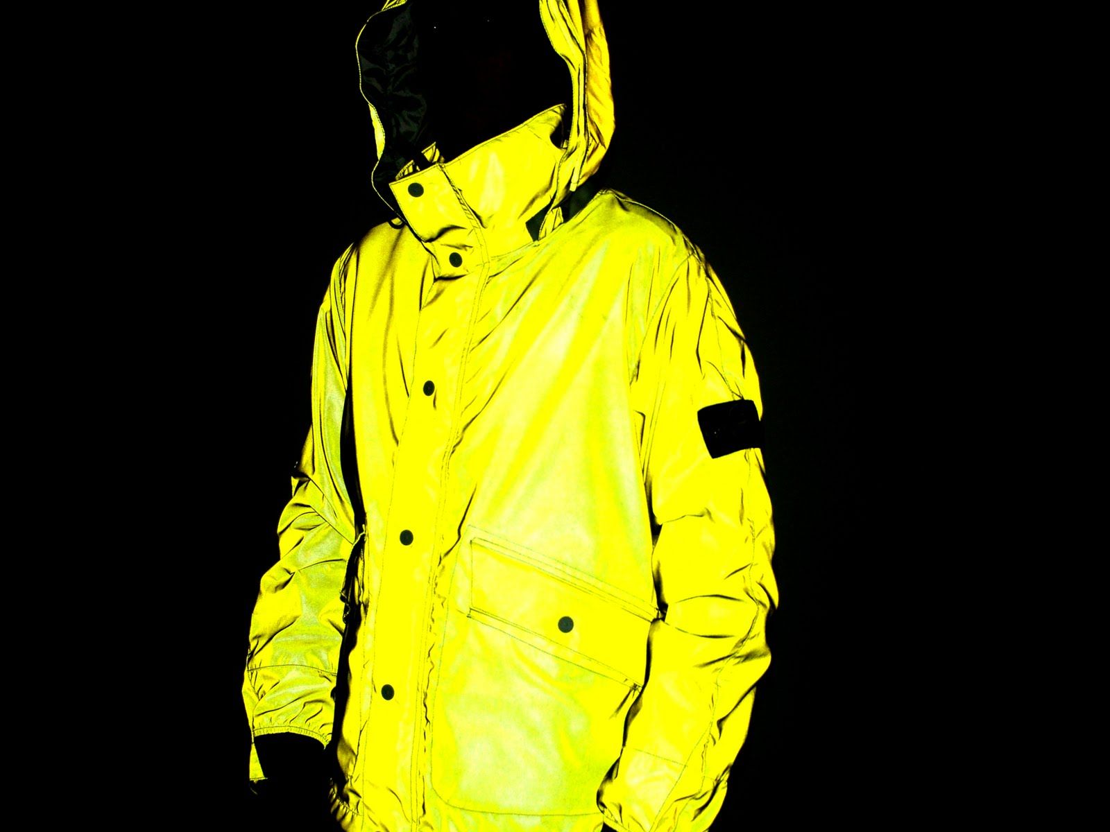 Giacca gialla fluo Stone Island, 1600x1200 HD Ready, Desktop