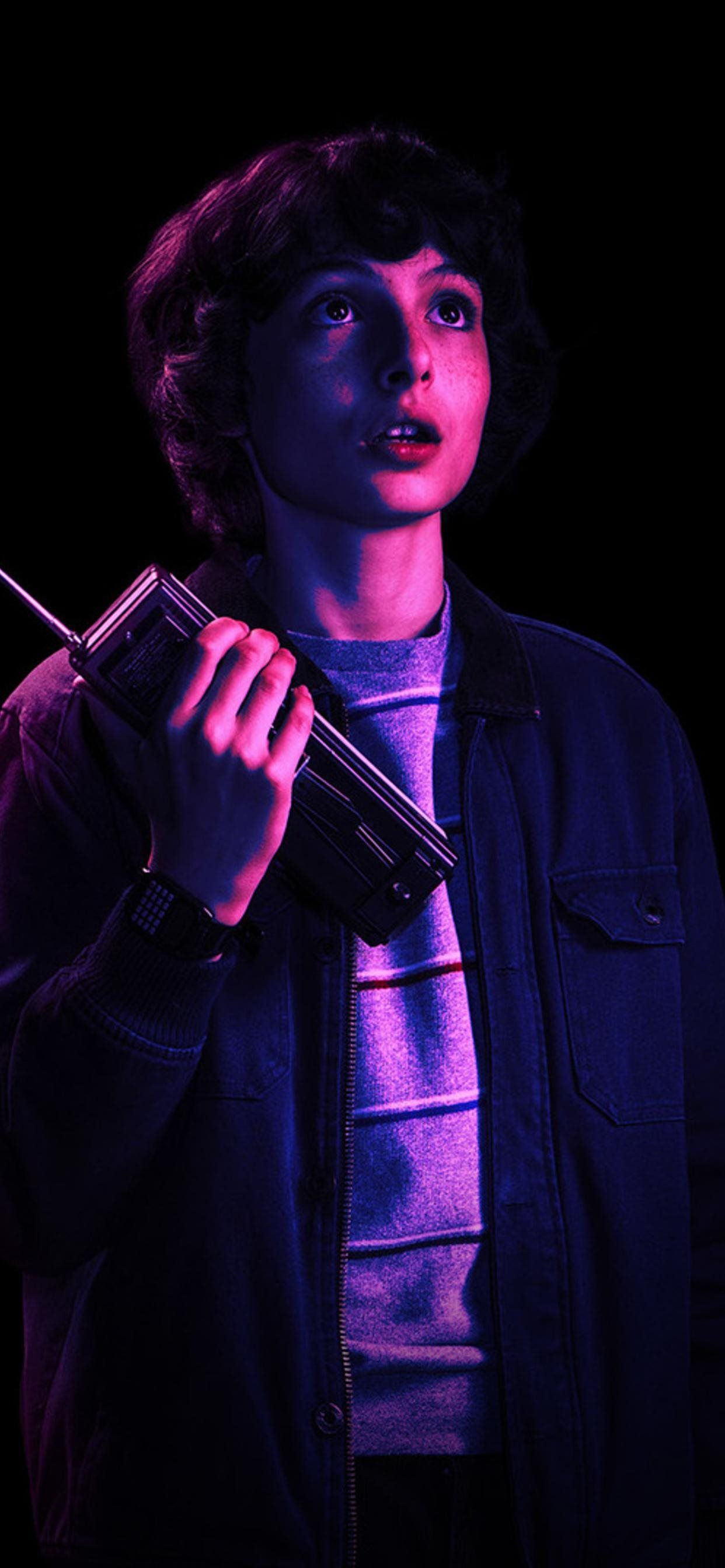 Mike con torcia, Stranger Things, 1242x2688 Full HD Verticale, iPhone Pro Max