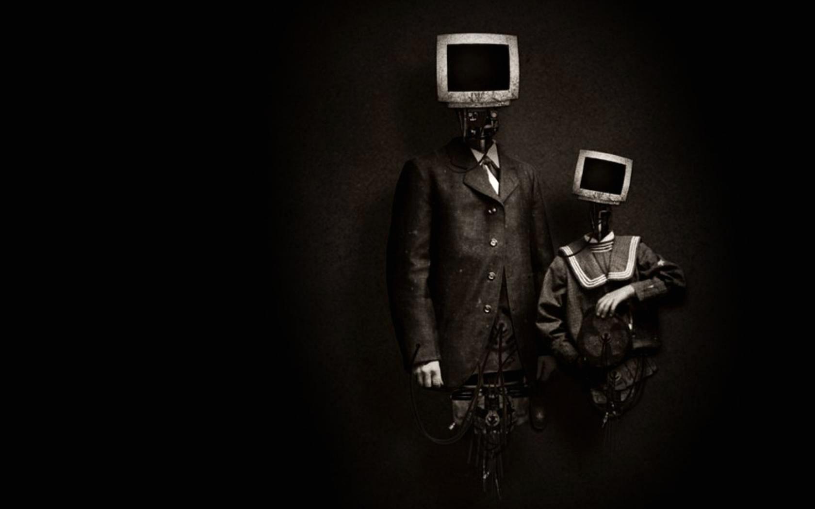 Figure con teste TV surreali, 1680x1050 HD Ready, Desktop