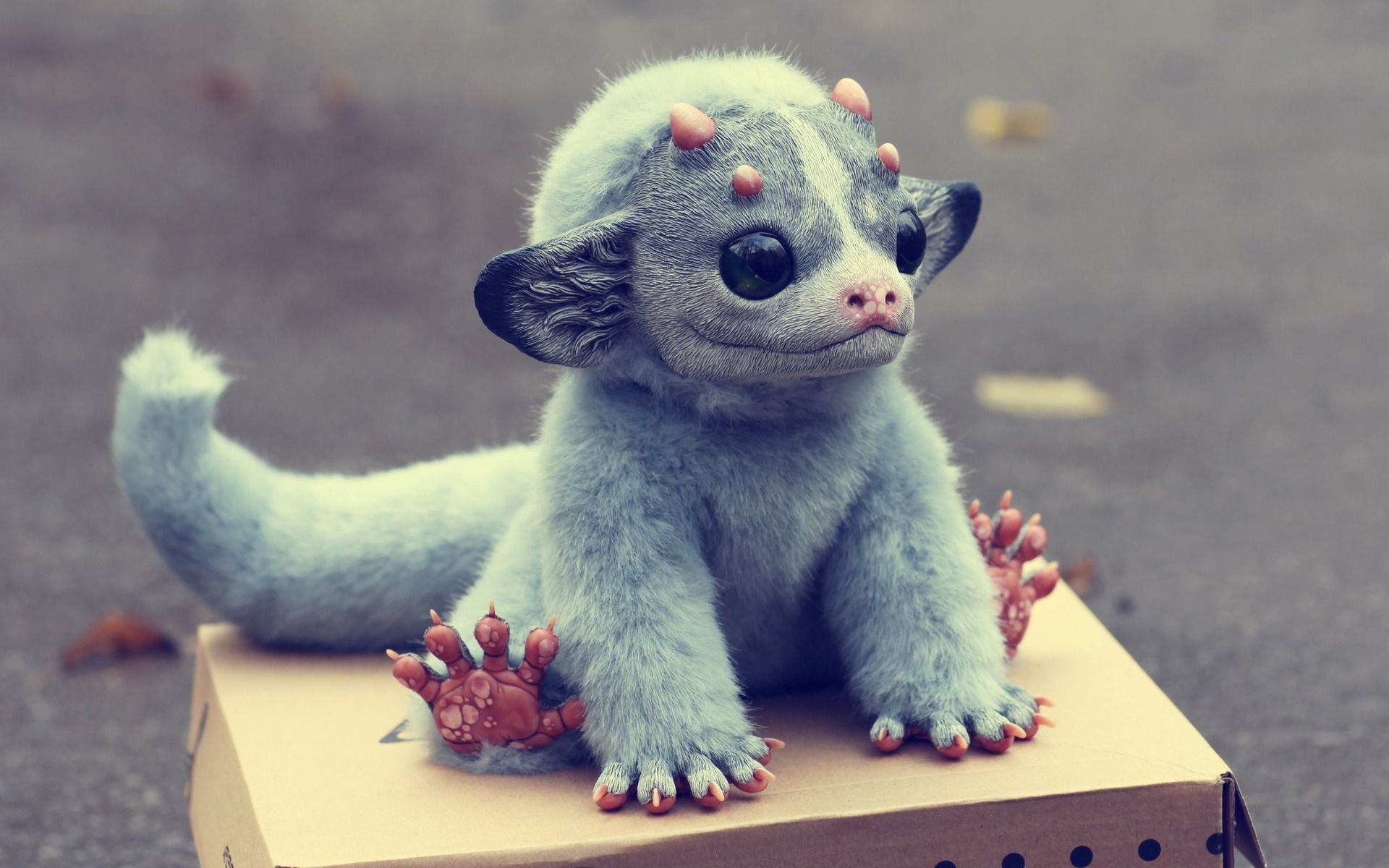 Creatura strana peluche grigia, 1920x1200 Full HD+, Desktop