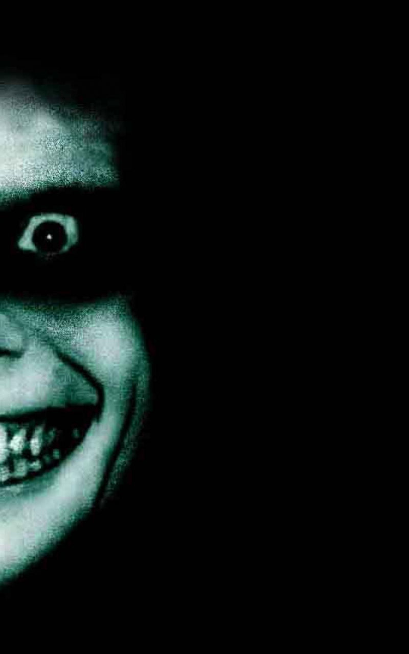 Volto inquietante sorriso oscuro, 800x1280 Verticale, Telefono