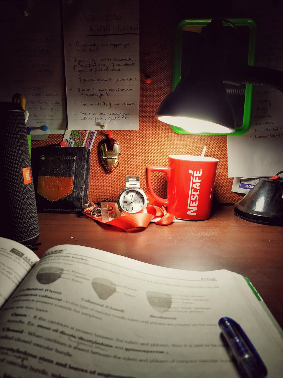 scrivania studio lampada Nescafé, 960x1280 Verticale, Telefono