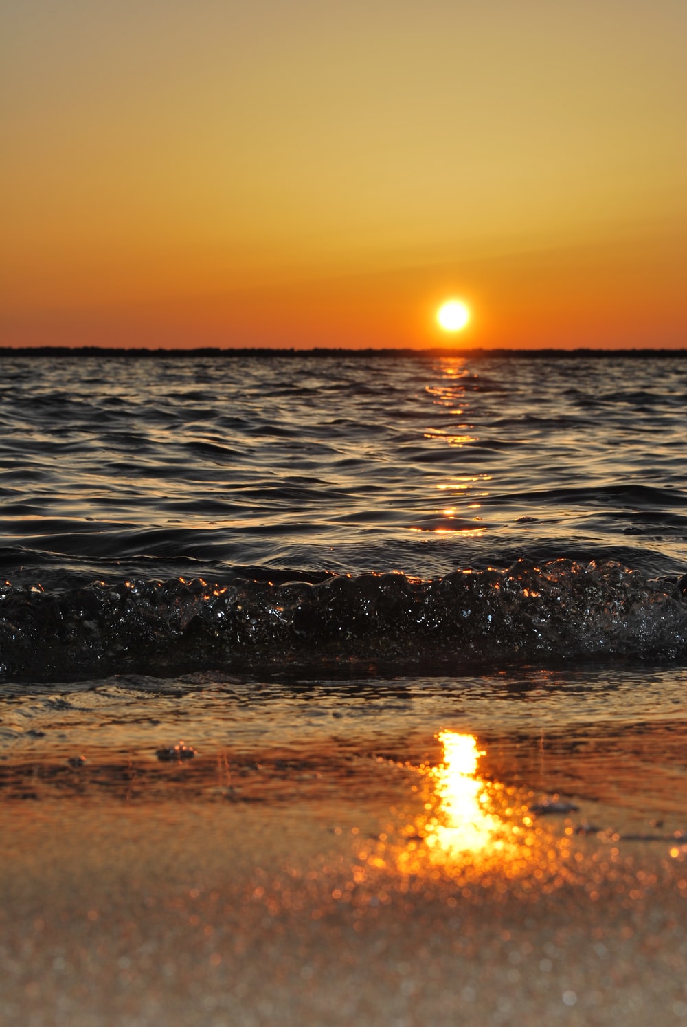 Alba sul mare, spiaggia arancione, 1000x1494 Full HD Verticale, Smartphone