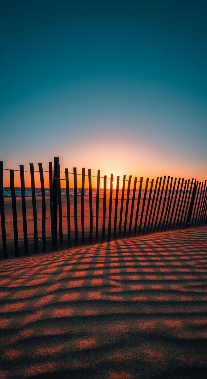 Alba sulla spiaggia con recinzione, 677x1240 Full HD Verticale, Smartphone