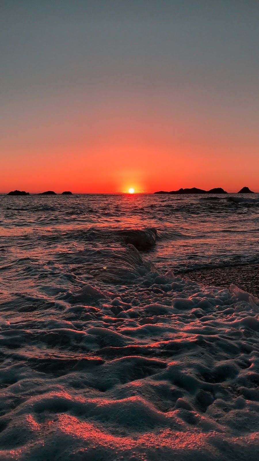 Tramonto sul mare con onde, 900x1600 Verticale, Telefono