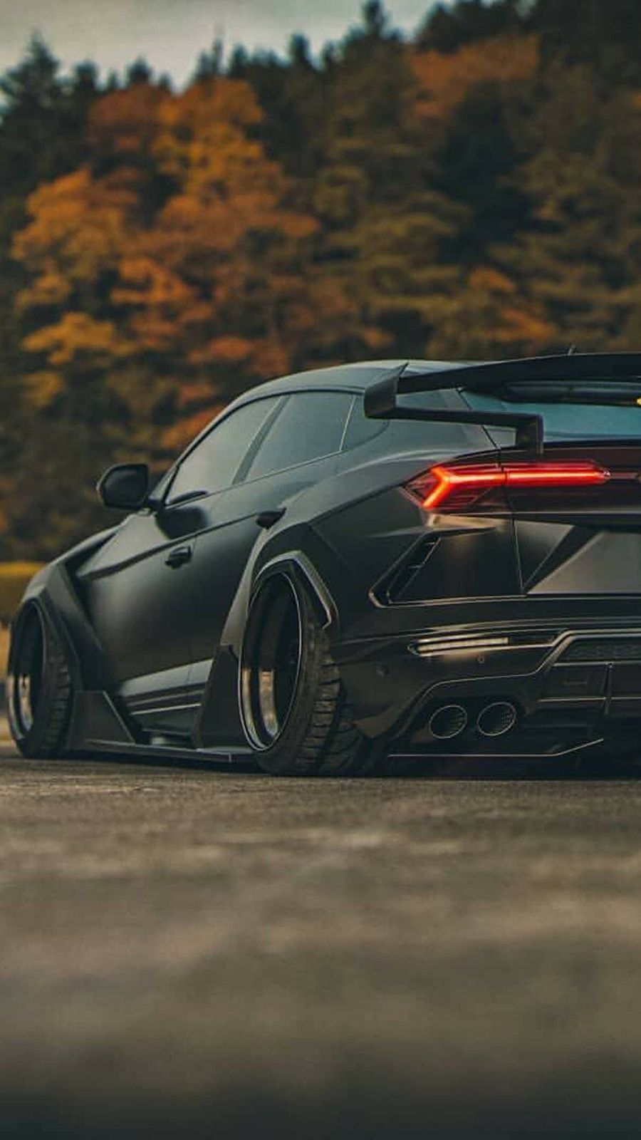Lamborghini Urus nero, Sant'Agata Bolognese, 900x1600 Full HD Verticale, iPhone