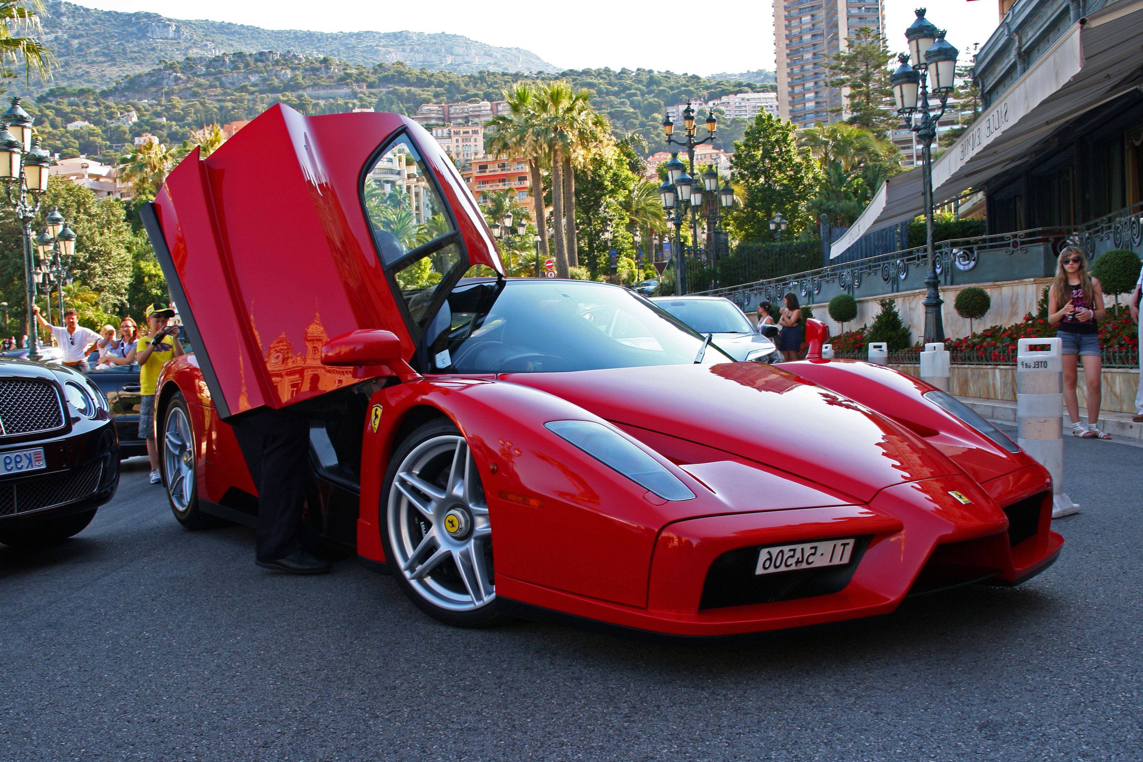Ferrari Enzo rossa Montecarlo, Maranello, 3732x2488 WQXGA, Desktop