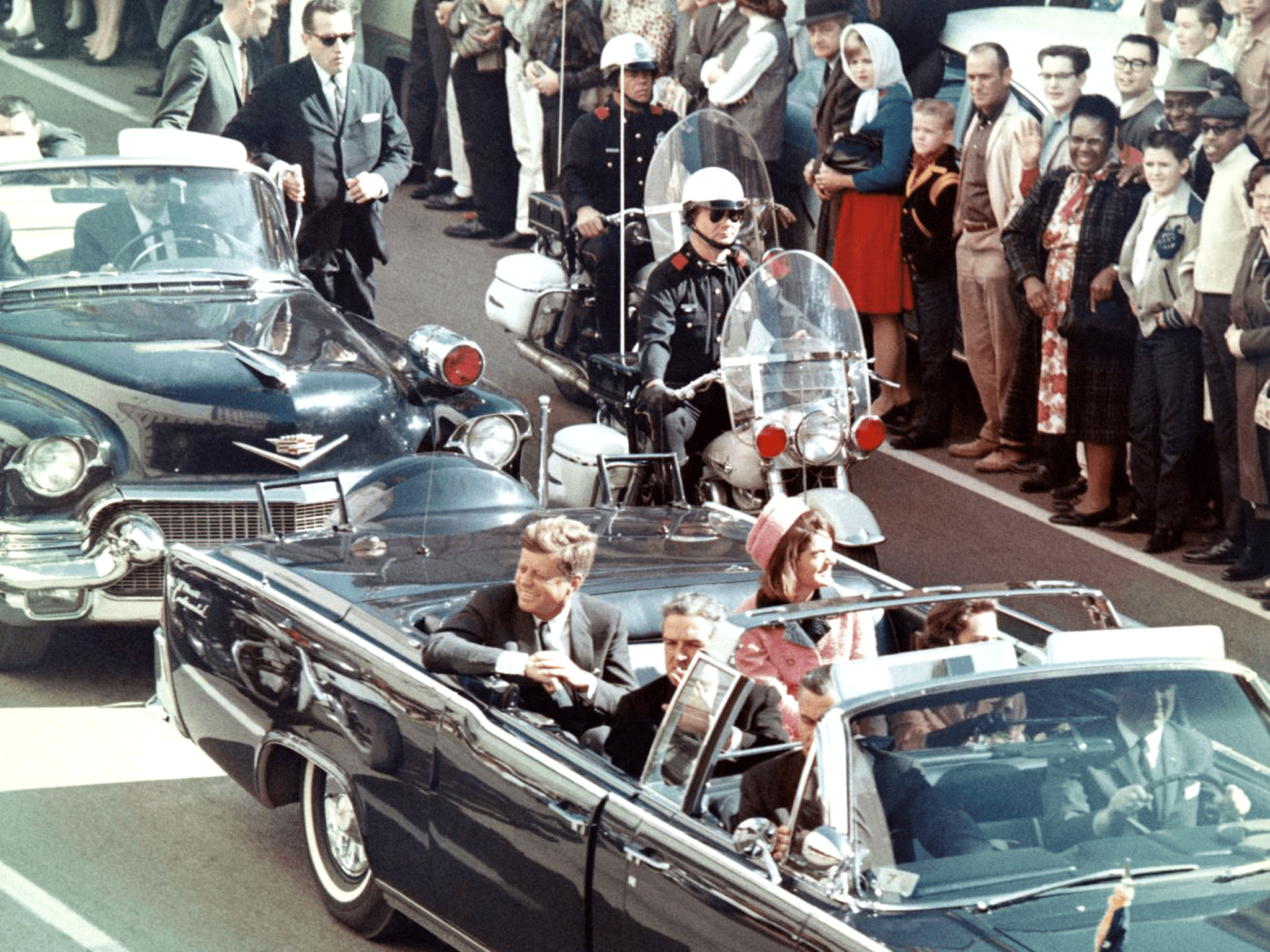JFK stringe mano folla, bianco e nero, 3000x1626 2K+, Desktop