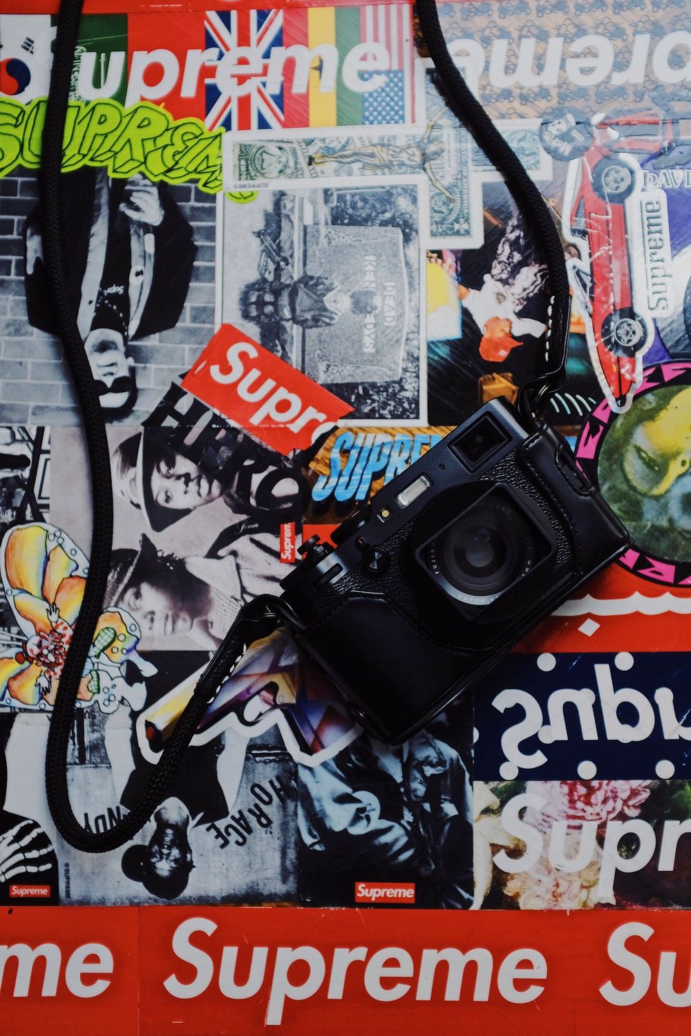 Collage adesivi Supreme fotocamera, 1000x1500 Full HD Verticale, Google Pixel