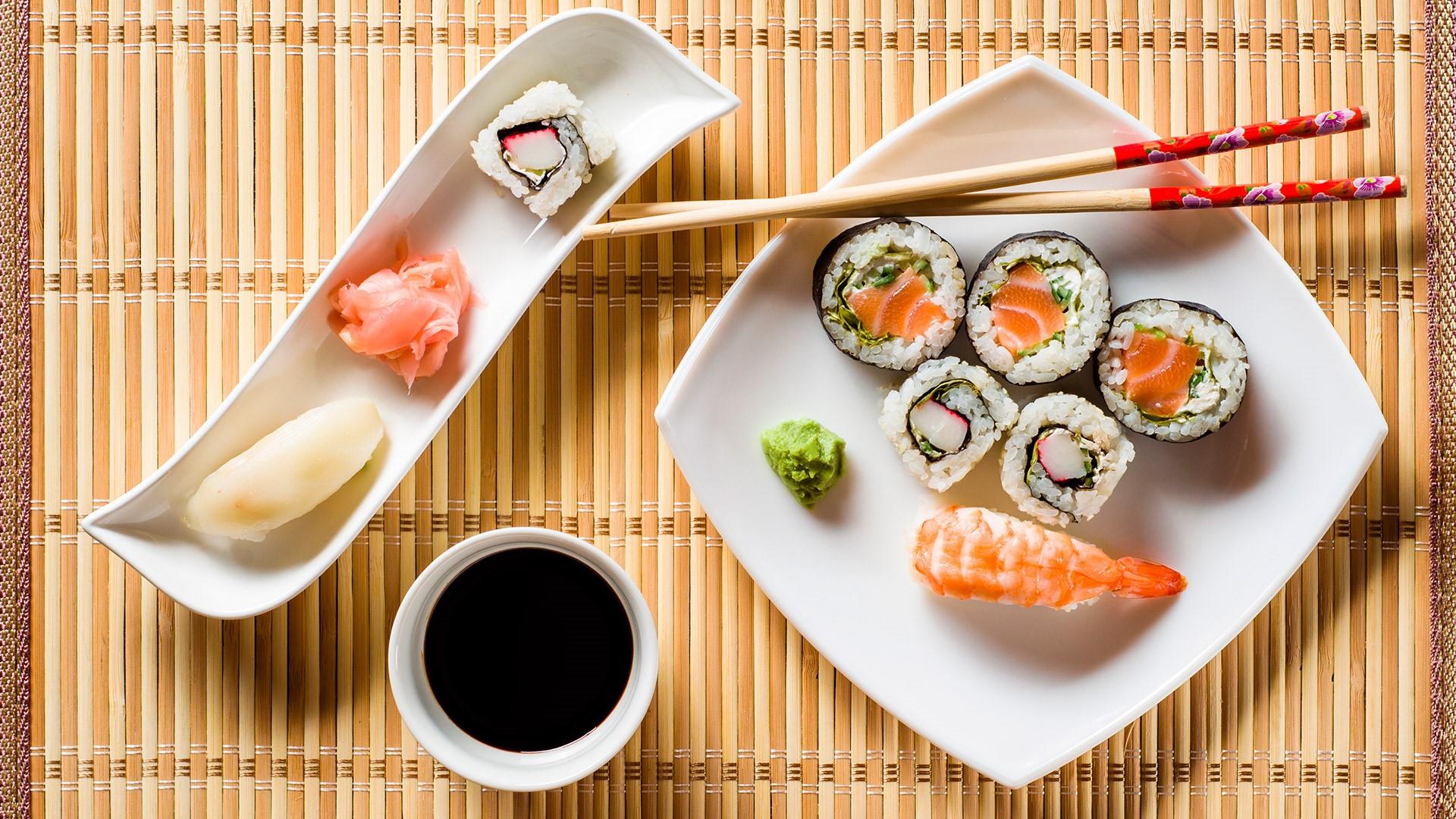 Sushi kawaii addormentato con candele, 1920x1080 Full HD 1080p, Laptop