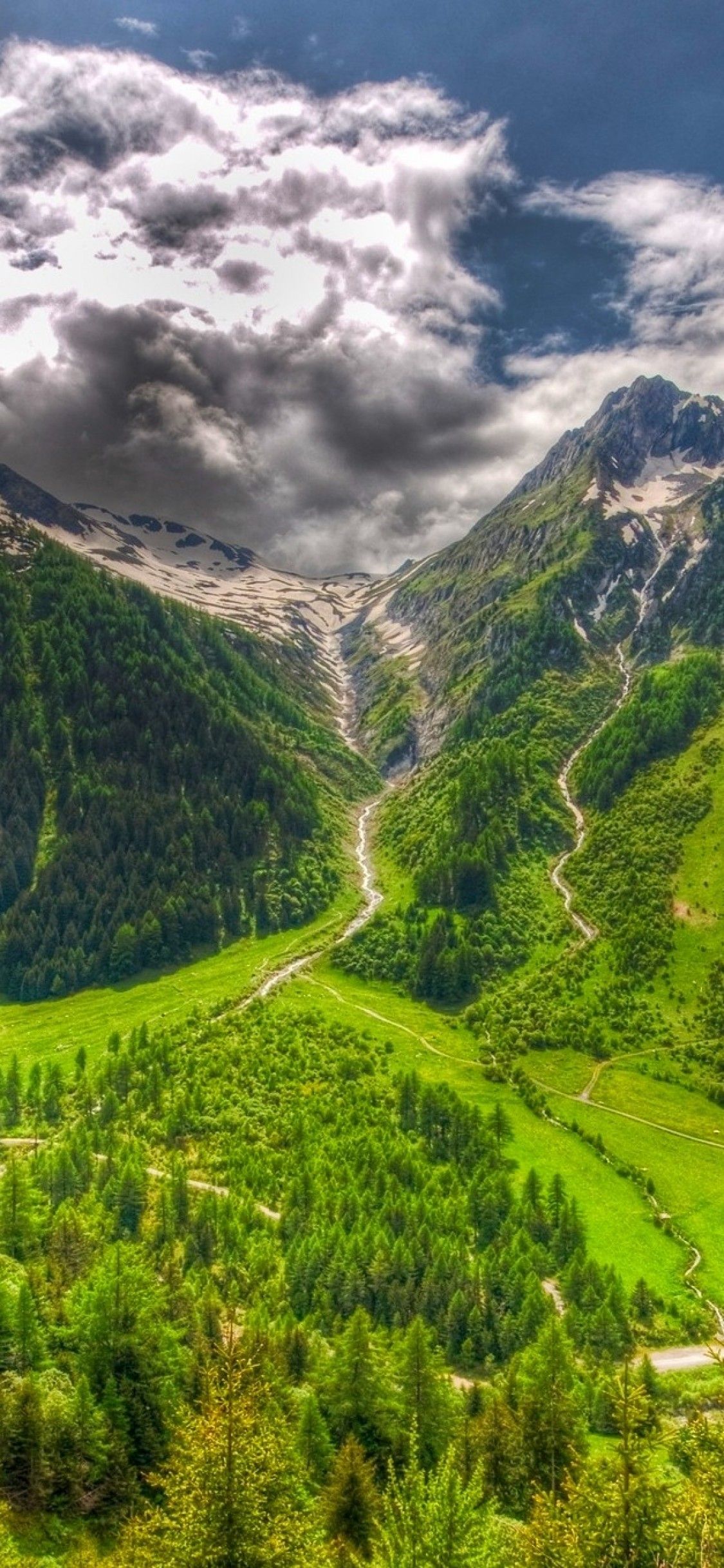 Valle alpina svizzera verde, 1125x2436 Verticale, iPhone Plus