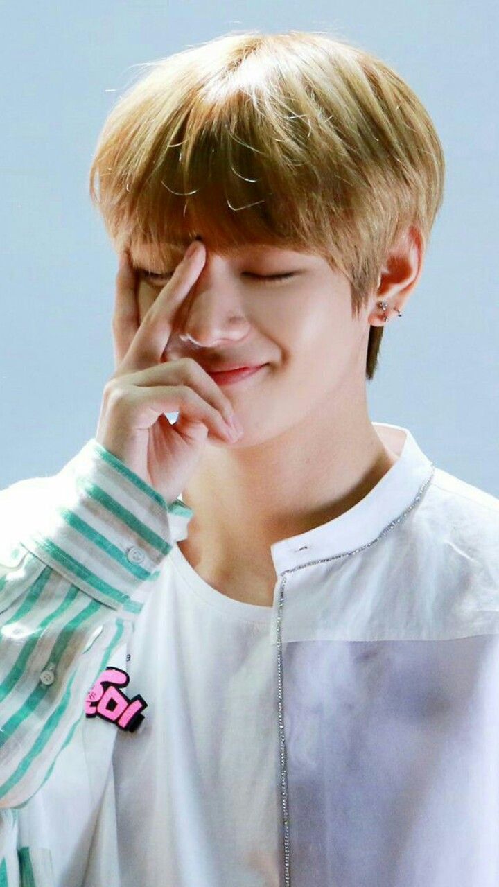 Kim Taehyung BTS sorridente, 720x1280 Full HD Verticale, Smartphone