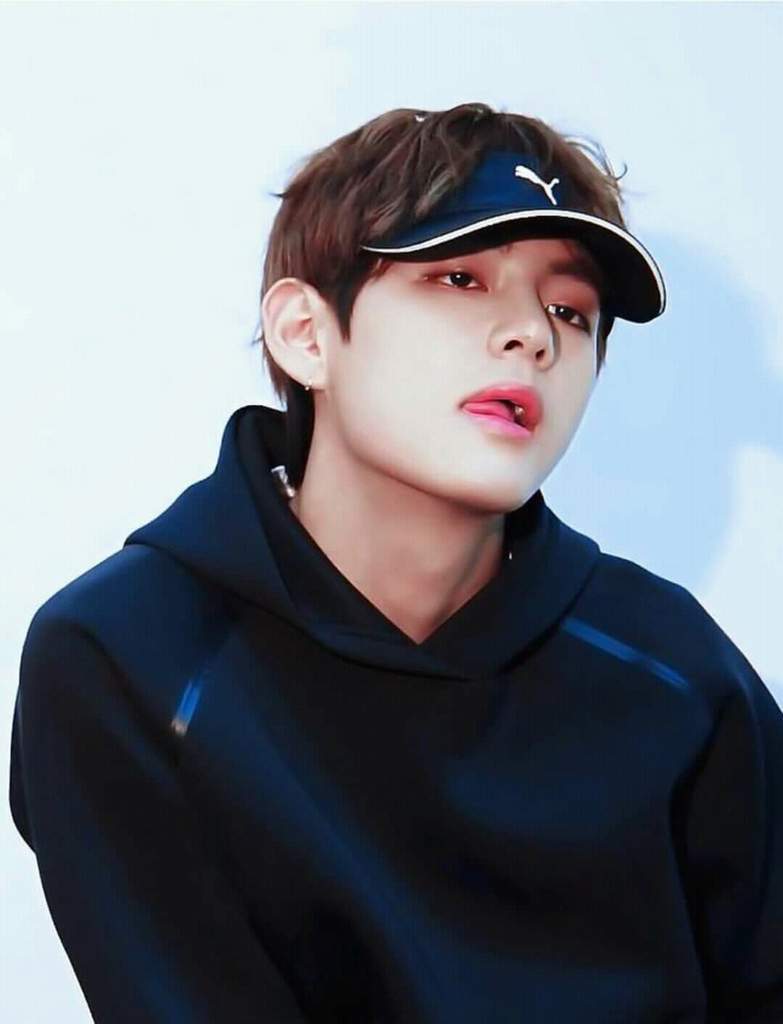 Kim Taehyung con cappellino nero, 783x1024 Full HD Verticale, Smartphone
