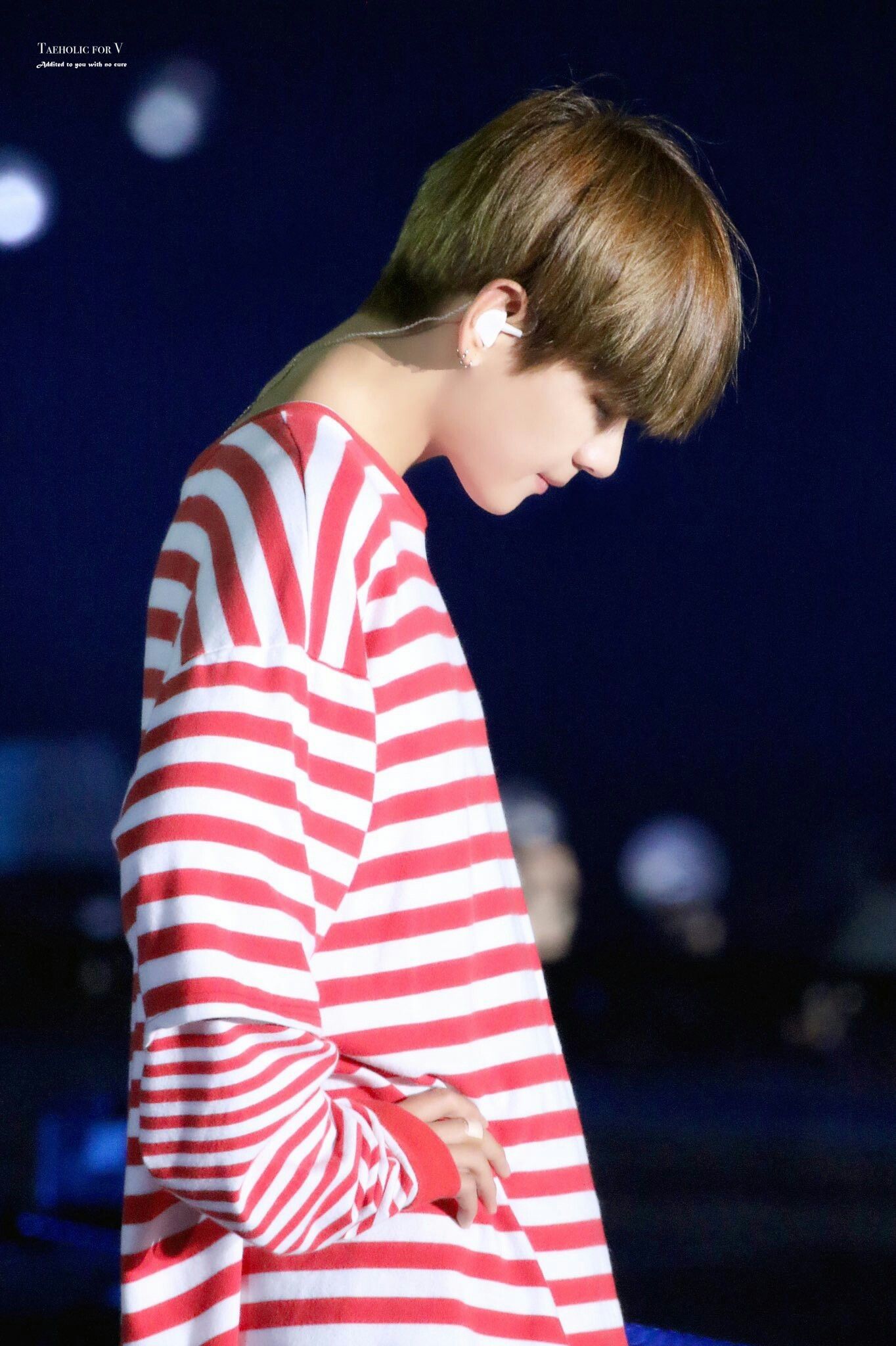 Kim Tae Hyung maglia righe, 1364x2048 Full HD Verticale, Samsung Galaxy