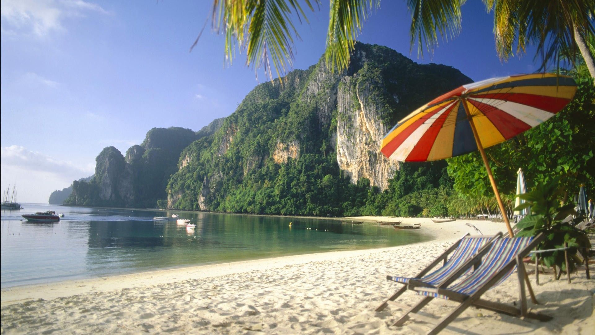 Spiaggia tropicale con scogliere, 1920x1080 Full HD 1080p, PC